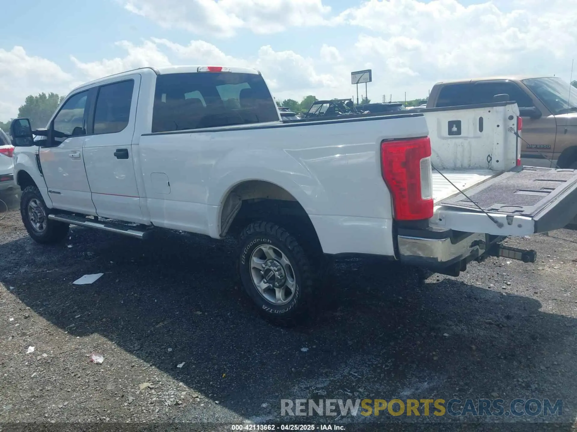 3 Photograph of a damaged car 1FT7W2BT8KED67444 FORD F-250 2019