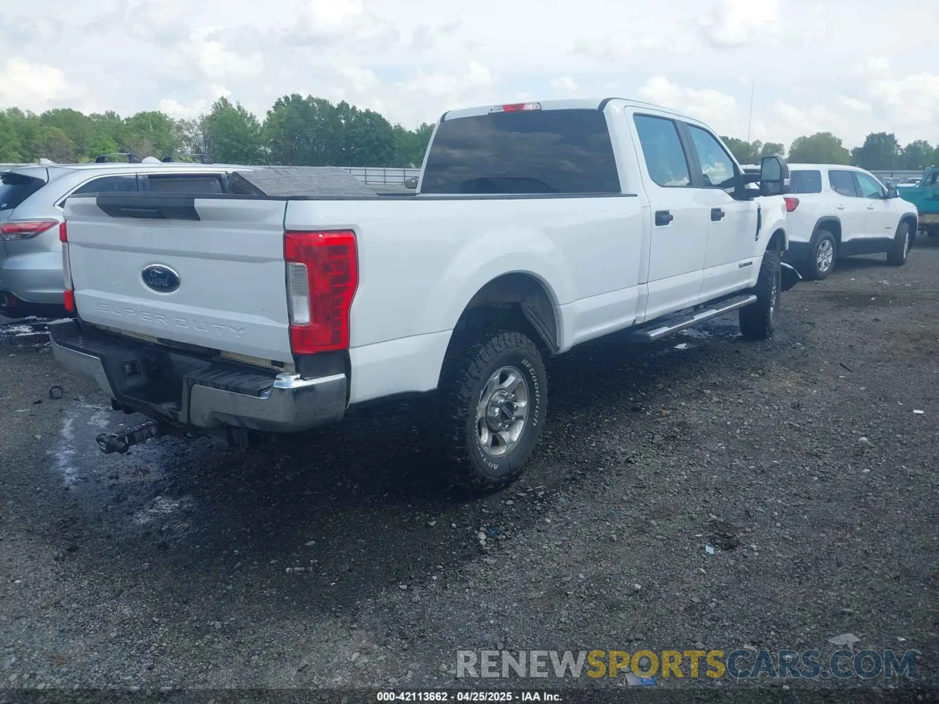 4 Photograph of a damaged car 1FT7W2BT8KED67444 FORD F-250 2019