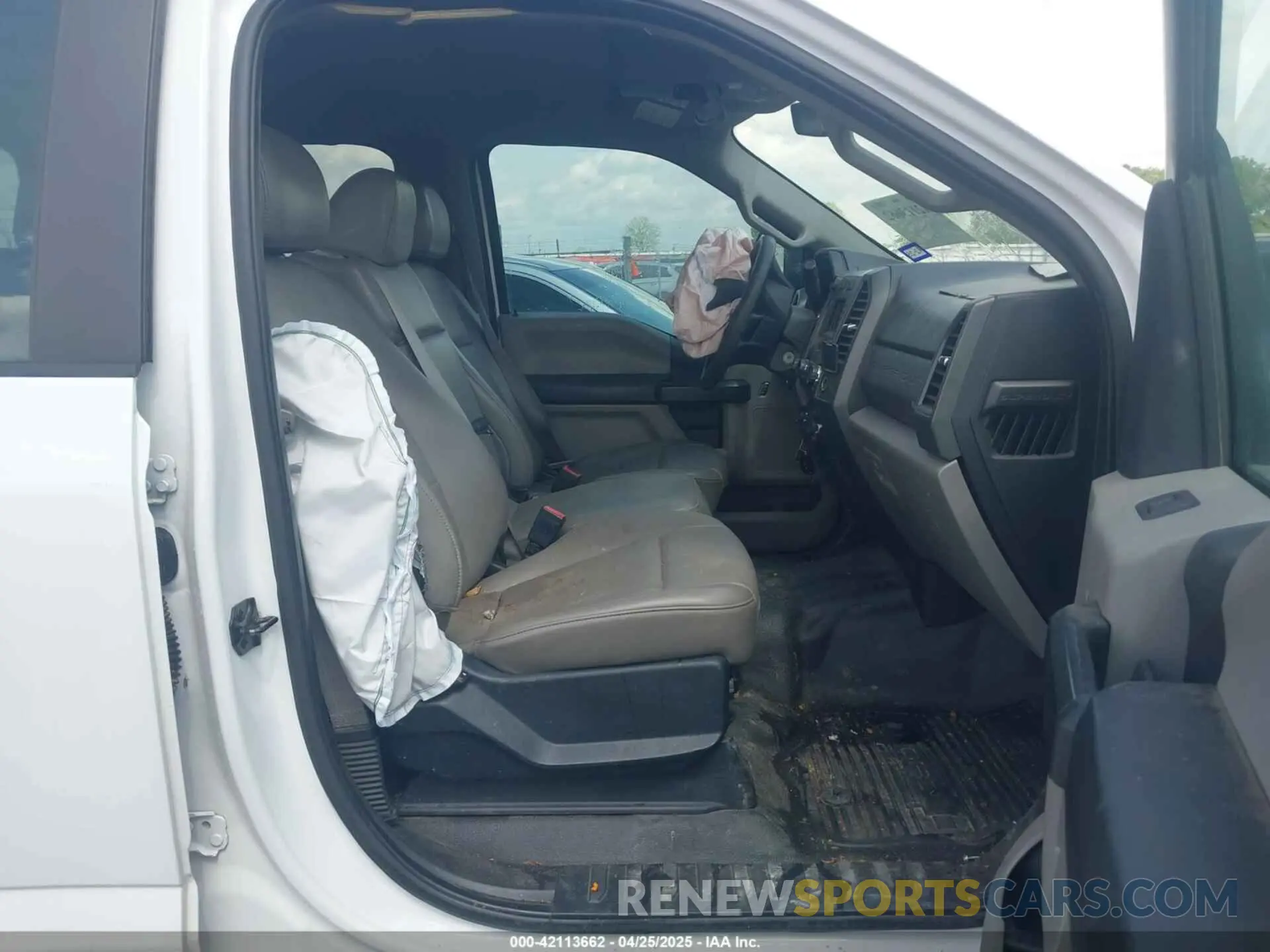 5 Photograph of a damaged car 1FT7W2BT8KED67444 FORD F-250 2019