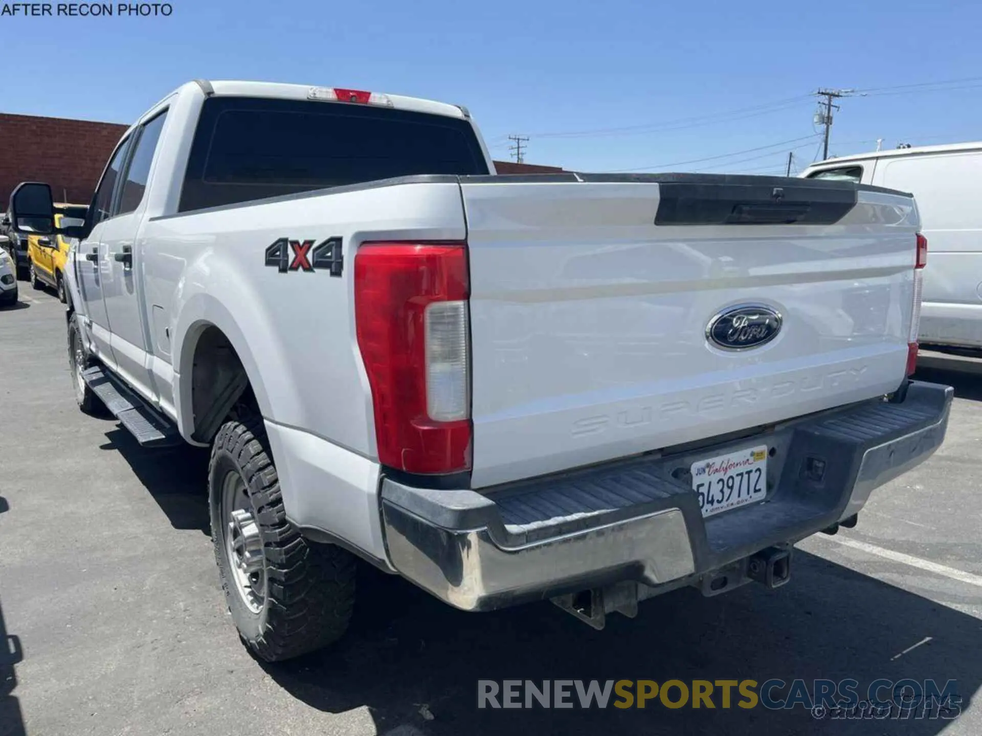10 Photograph of a damaged car 1FT7W2BT8KED85166 FORD F-250 2019