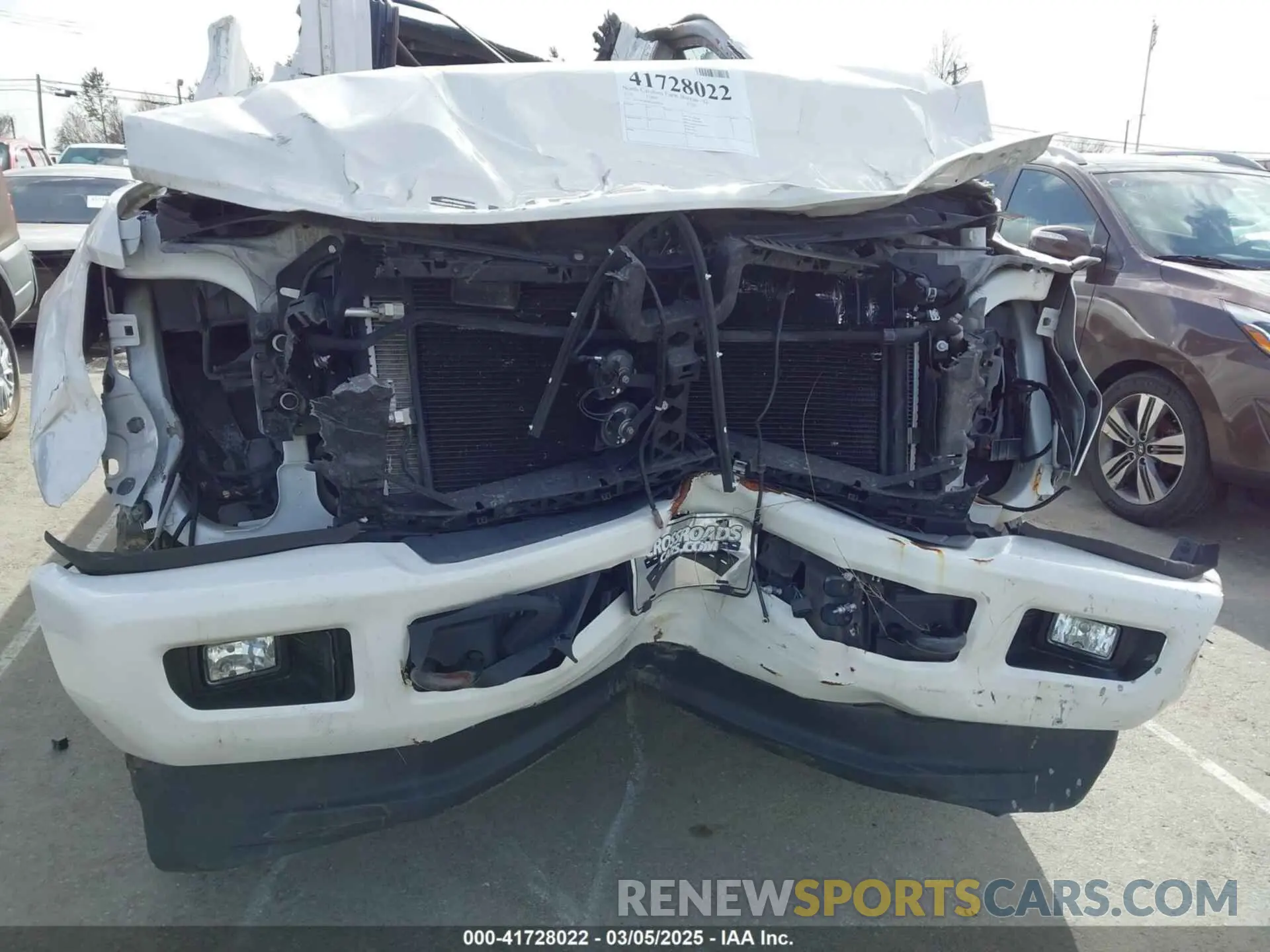 17 Photograph of a damaged car 1FT7W2BT8KED98158 FORD F-250 2019