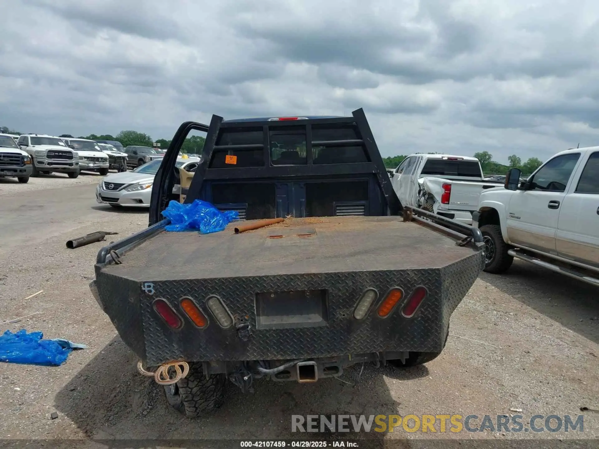 16 Photograph of a damaged car 1FT7W2BT8KEF65313 FORD F-250 2019