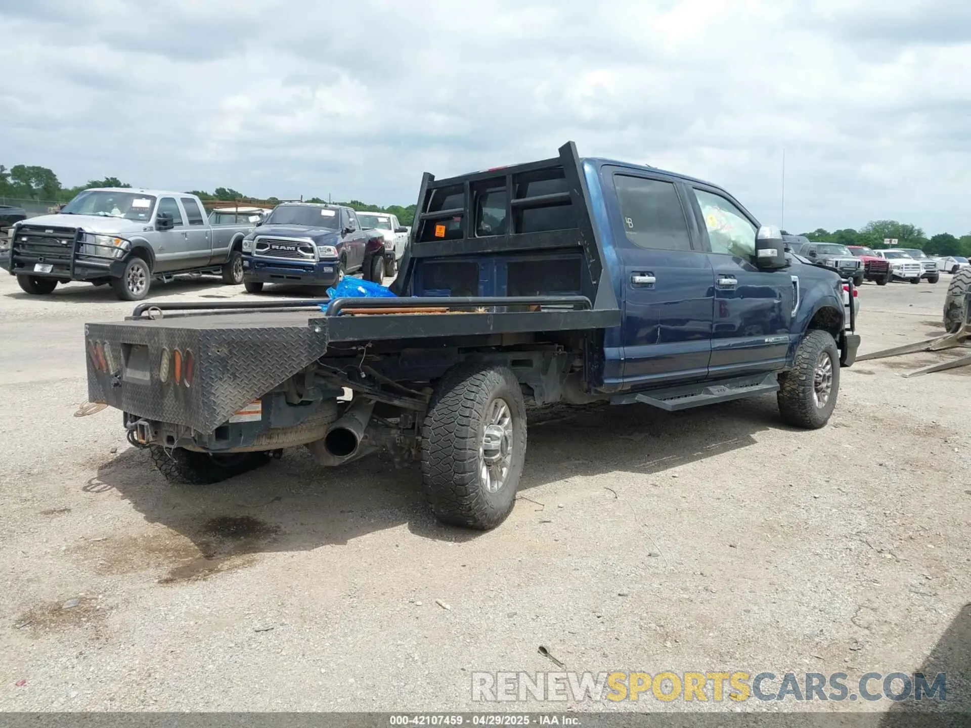 4 Photograph of a damaged car 1FT7W2BT8KEF65313 FORD F-250 2019