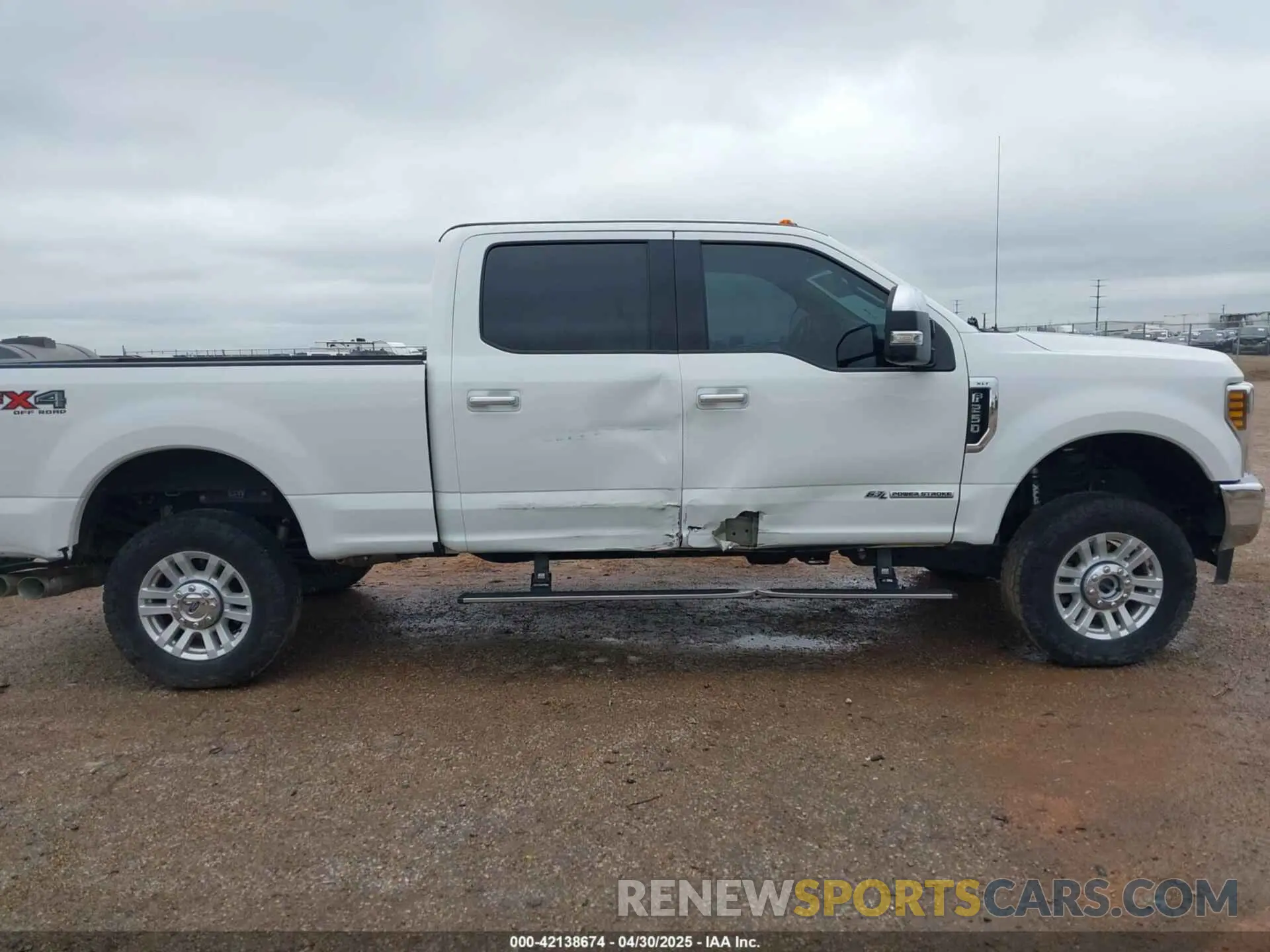 14 Photograph of a damaged car 1FT7W2BT9KEC61942 FORD F-250 2019