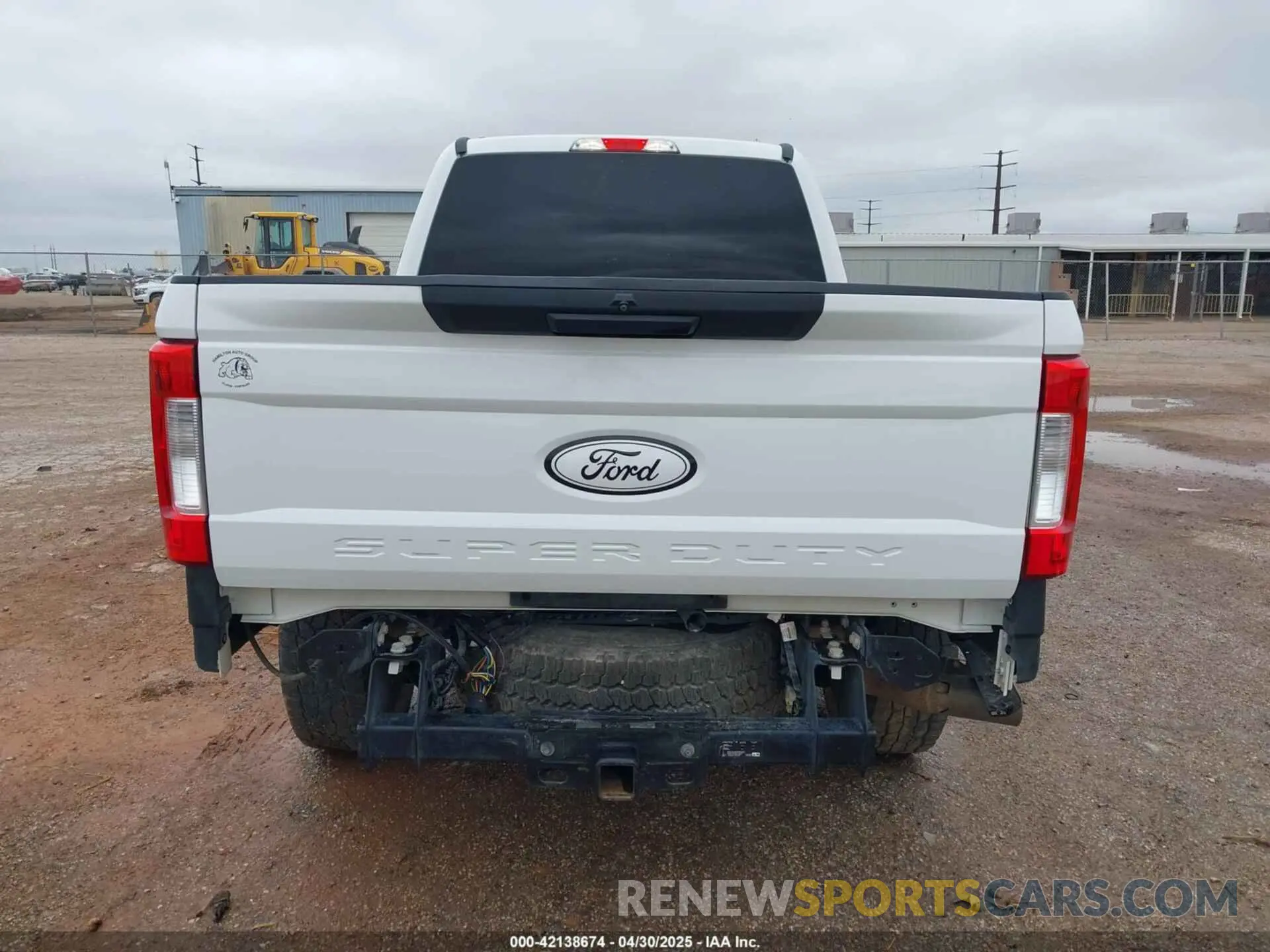 17 Photograph of a damaged car 1FT7W2BT9KEC61942 FORD F-250 2019