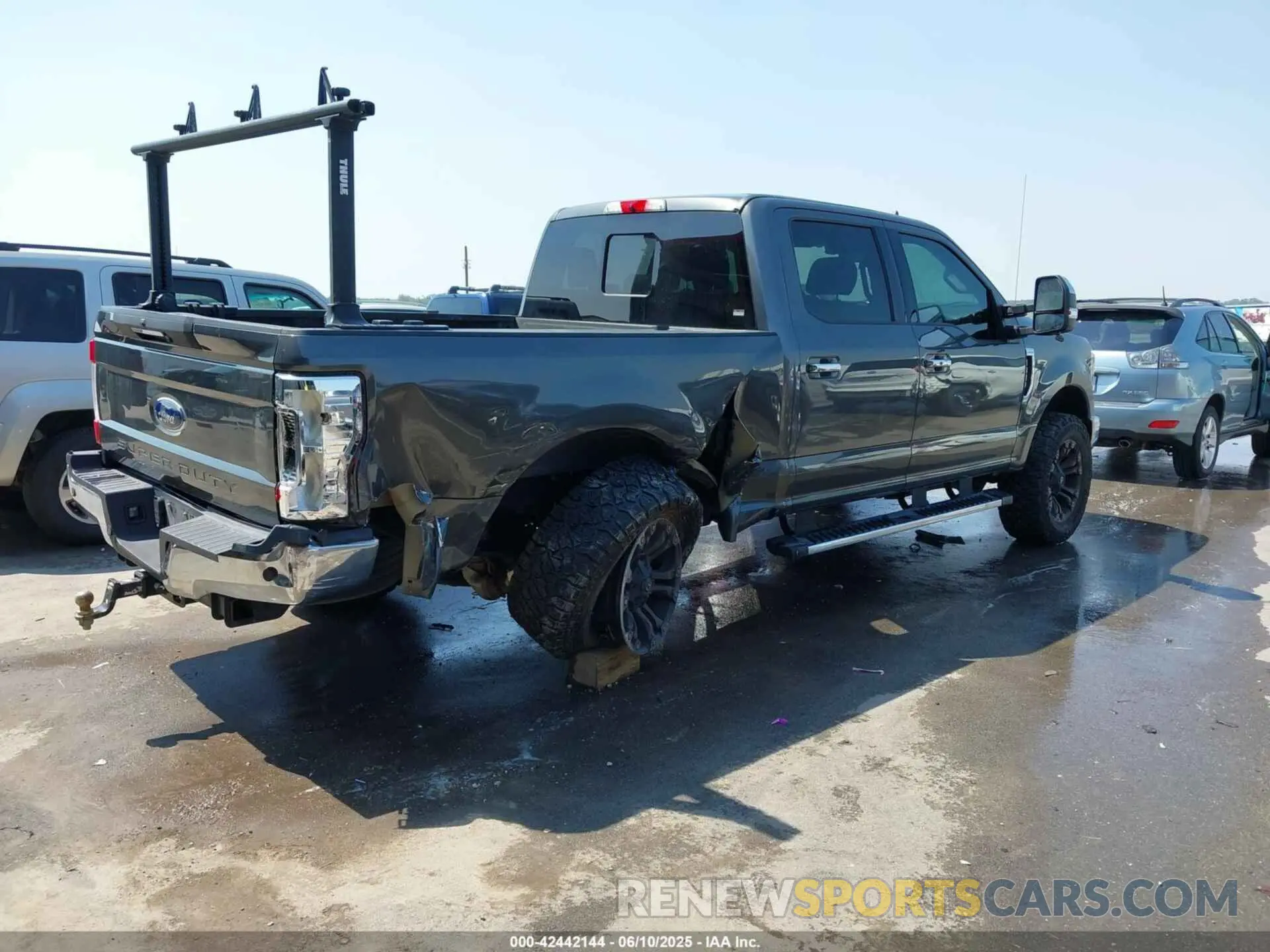 4 Photograph of a damaged car 1FT7W2BT9KED11352 FORD F-250 2019