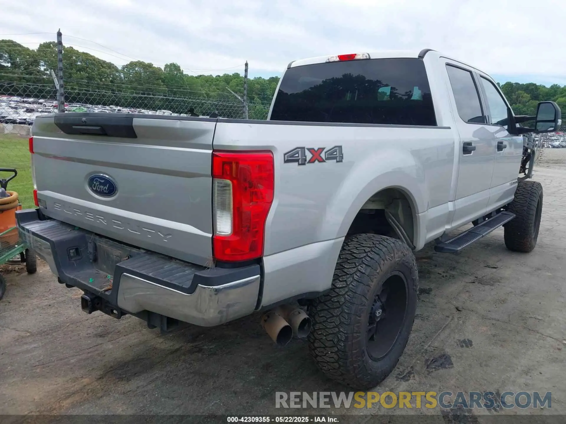 4 Photograph of a damaged car 1FT7W2BT9KEE35217 FORD F-250 2019