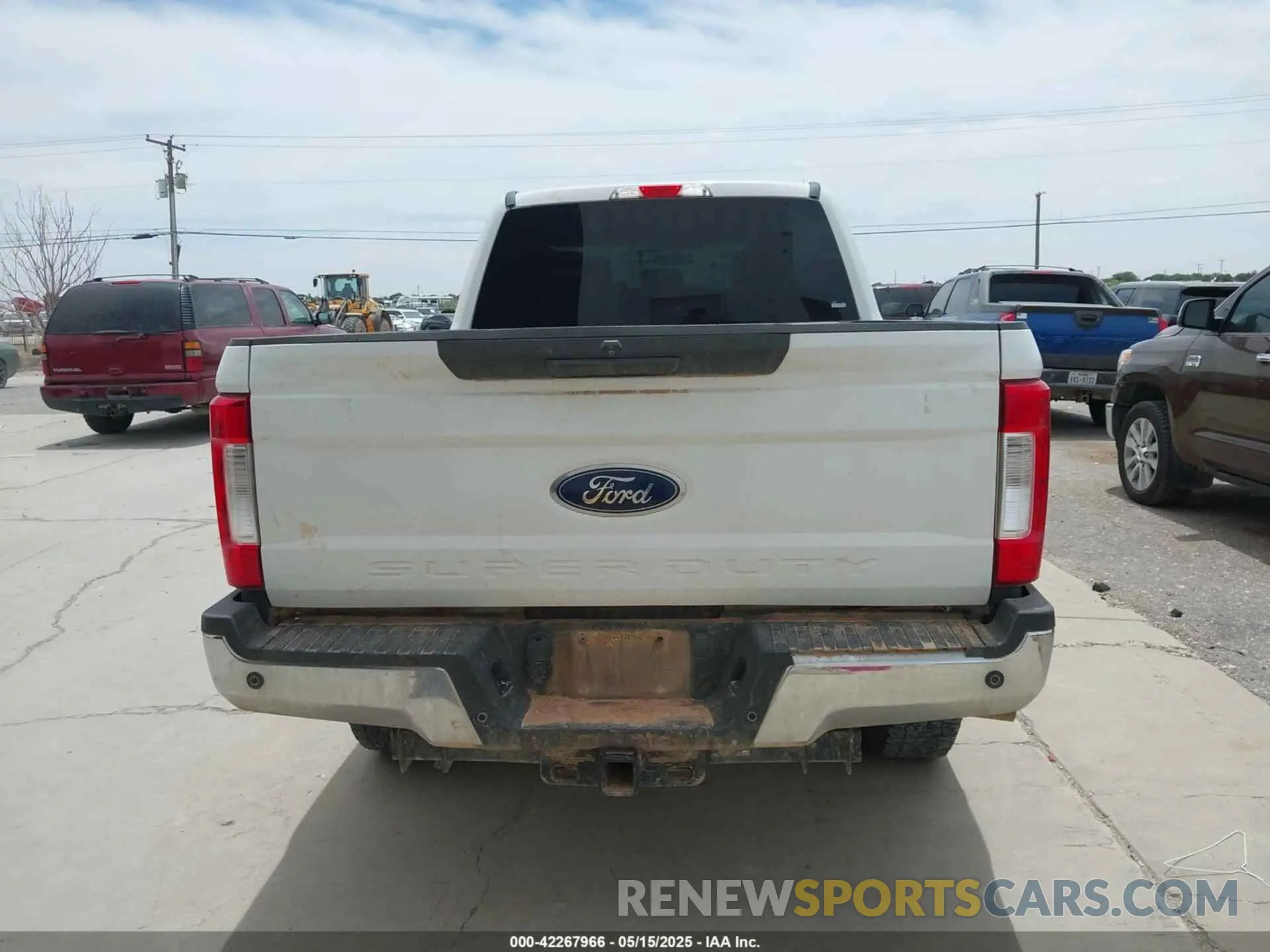 16 Photograph of a damaged car 1FT7W2BTXKEC10594 FORD F-250 2019