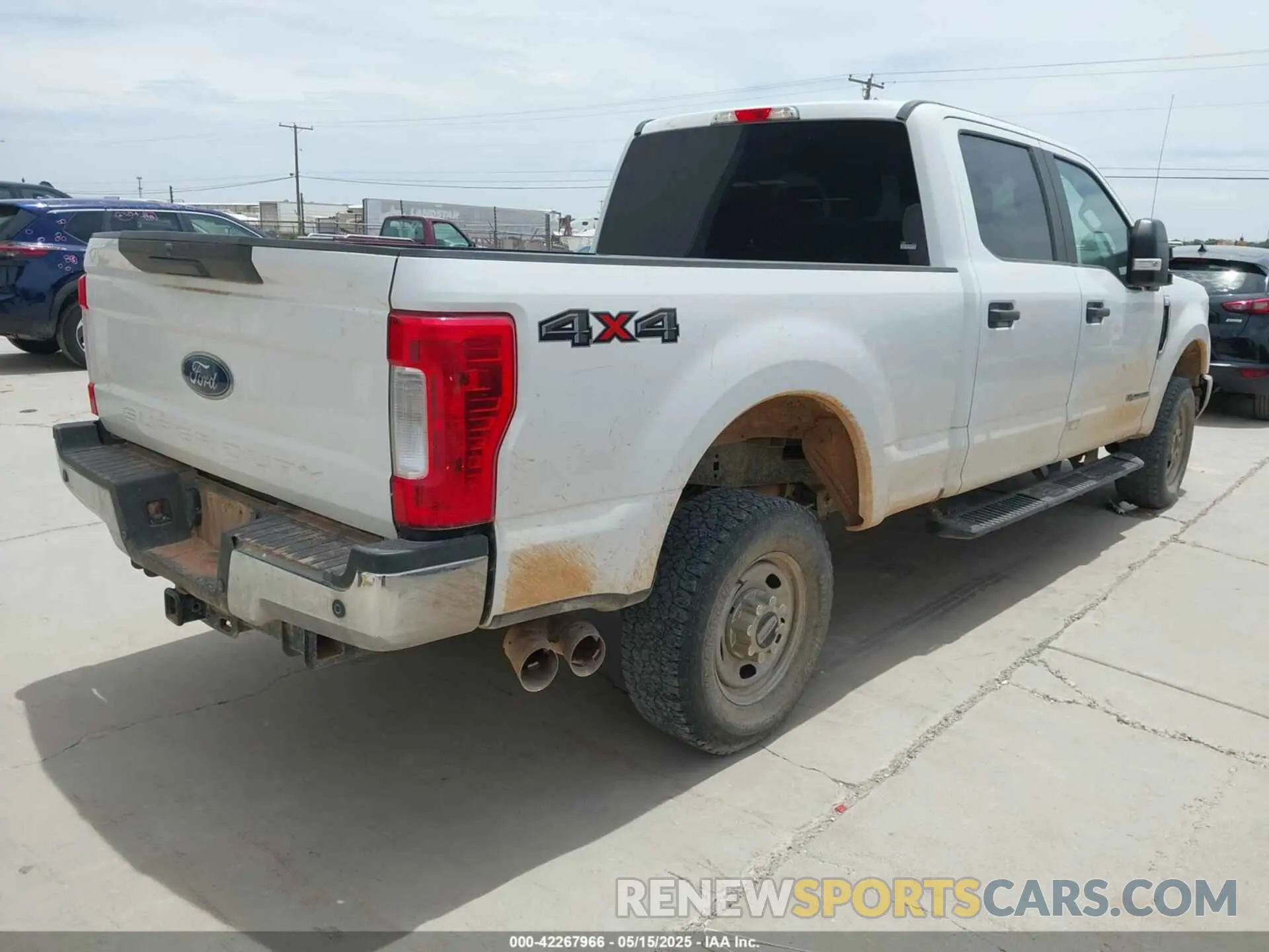 4 Photograph of a damaged car 1FT7W2BTXKEC10594 FORD F-250 2019