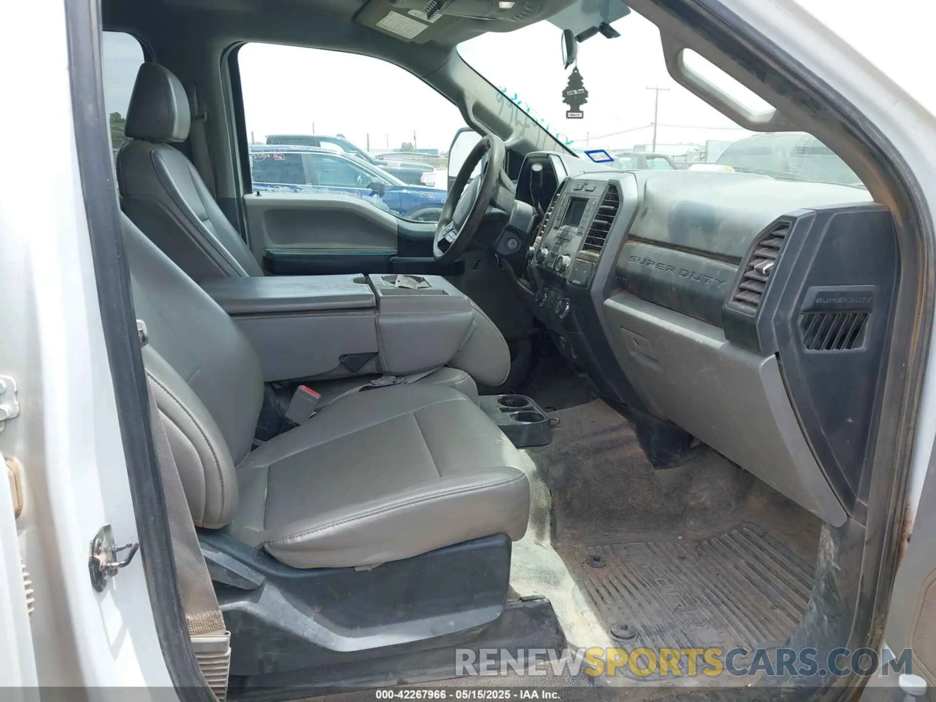 5 Photograph of a damaged car 1FT7W2BTXKEC10594 FORD F-250 2019