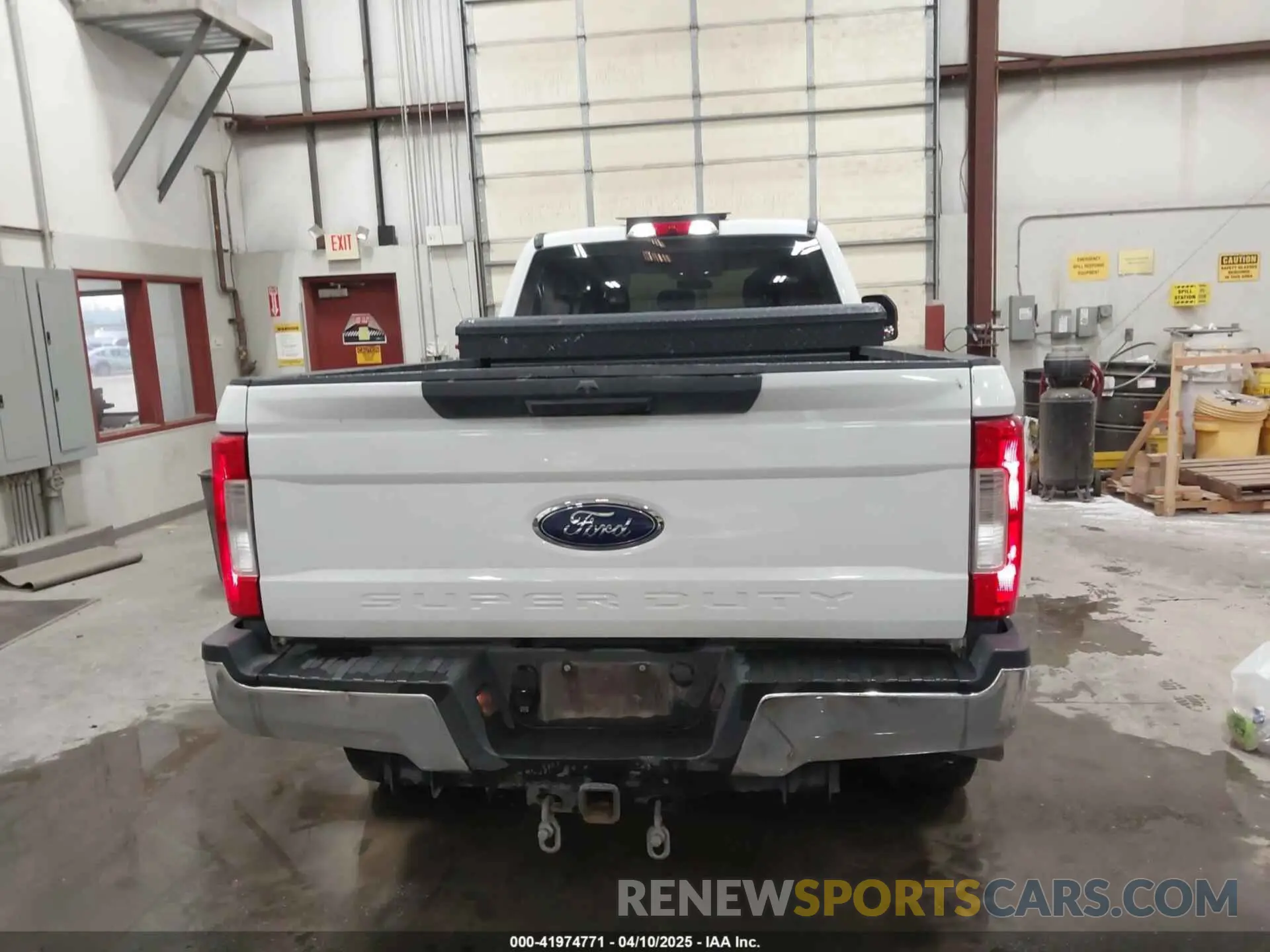 16 Photograph of a damaged car 1FT7W2BTXKEC83691 FORD F-250 2019
