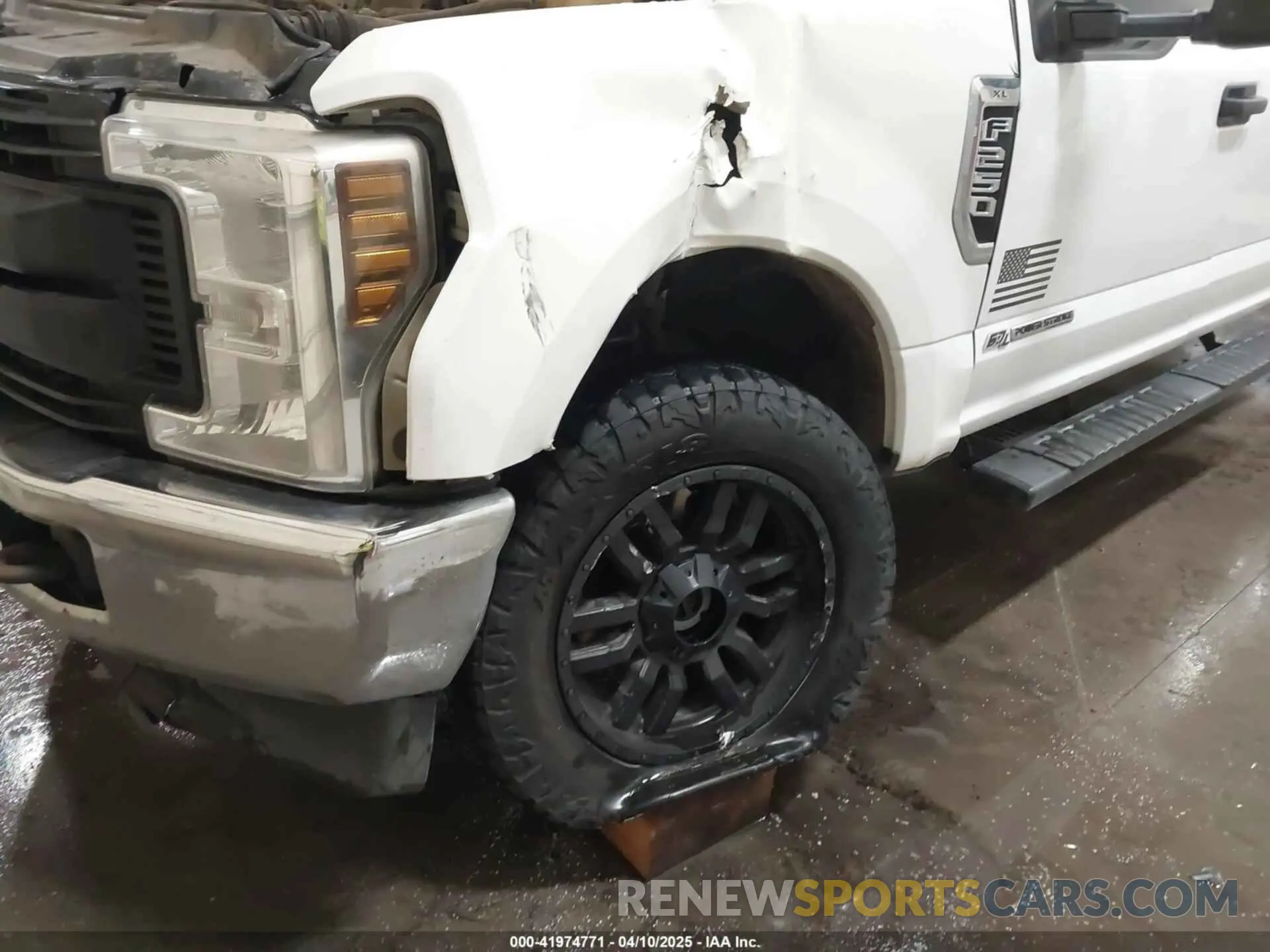 17 Photograph of a damaged car 1FT7W2BTXKEC83691 FORD F-250 2019