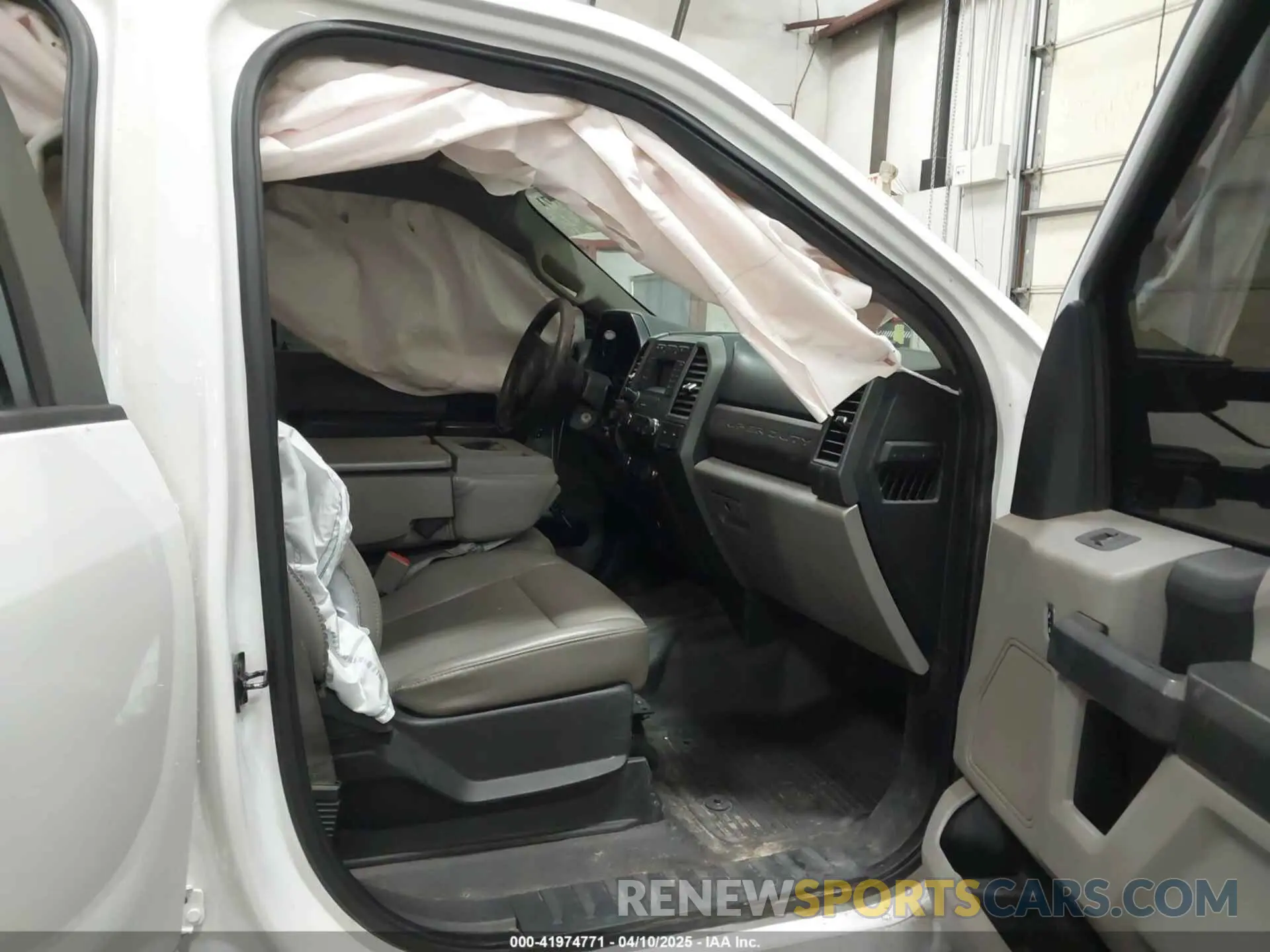 5 Photograph of a damaged car 1FT7W2BTXKEC83691 FORD F-250 2019