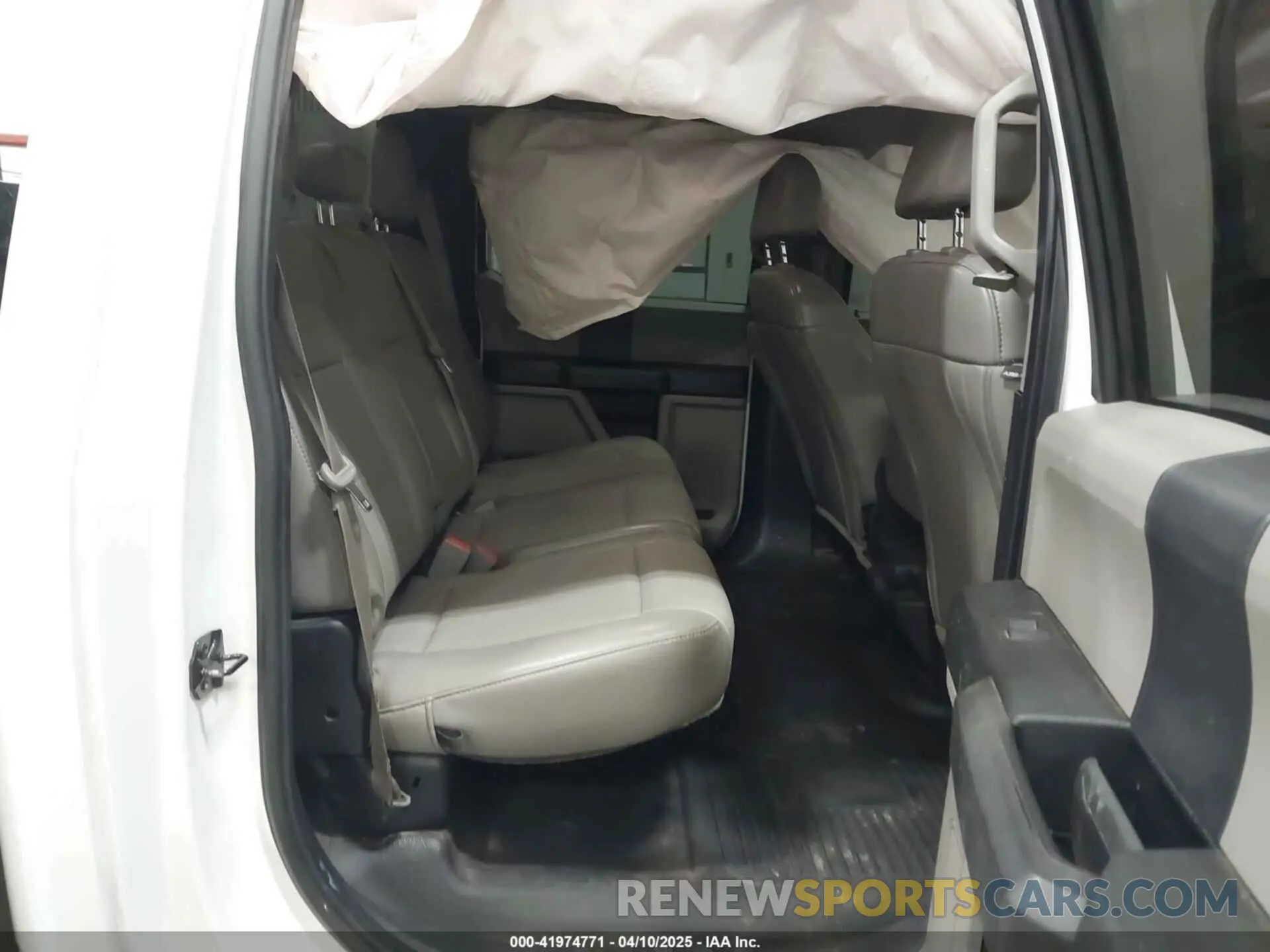 8 Photograph of a damaged car 1FT7W2BTXKEC83691 FORD F-250 2019