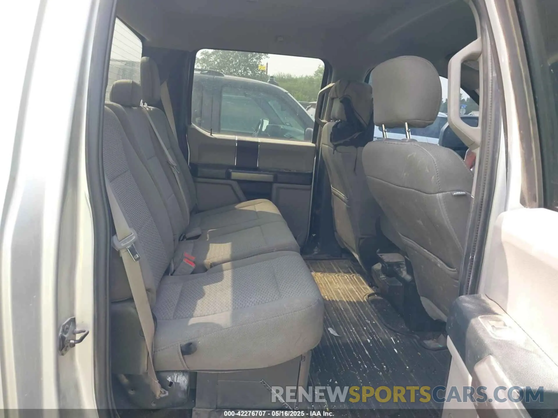 8 Photograph of a damaged car 1FT7W2BTXKEF52949 FORD F-250 2019