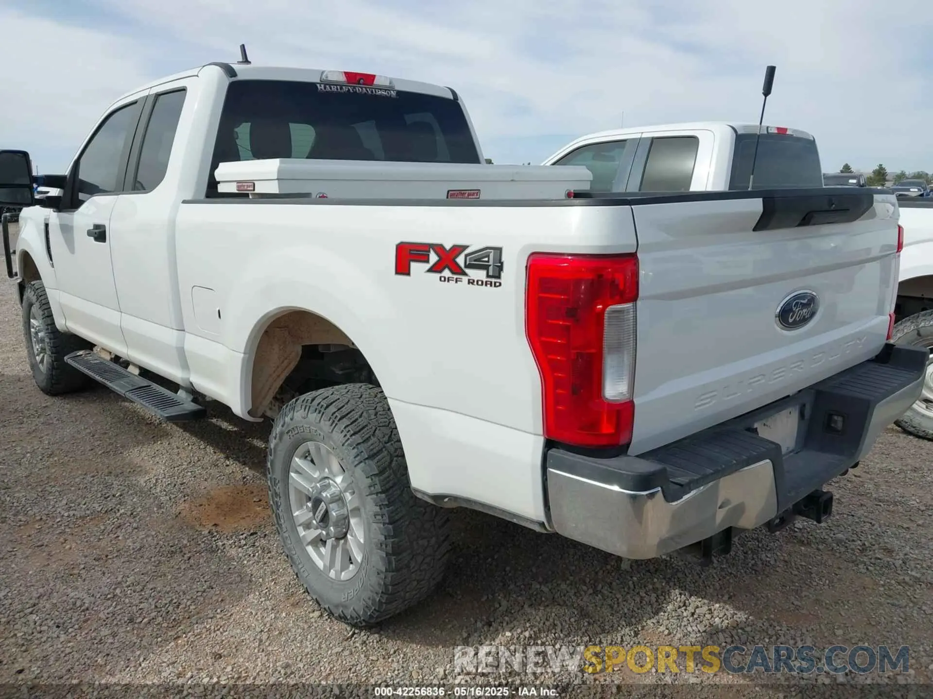 3 Photograph of a damaged car 1FT7X2B60KED51908 FORD F-250 2019