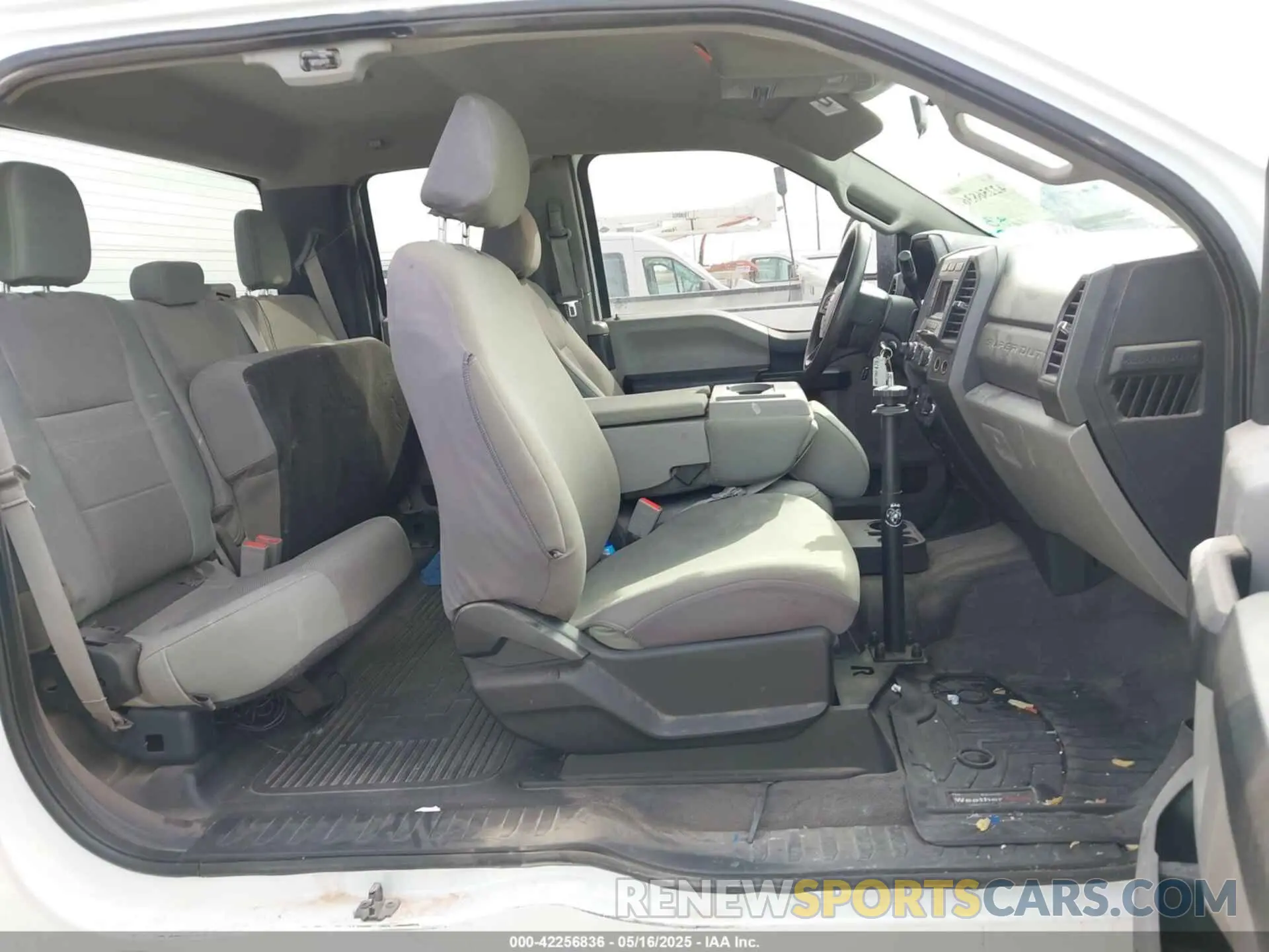 5 Photograph of a damaged car 1FT7X2B60KED51908 FORD F-250 2019