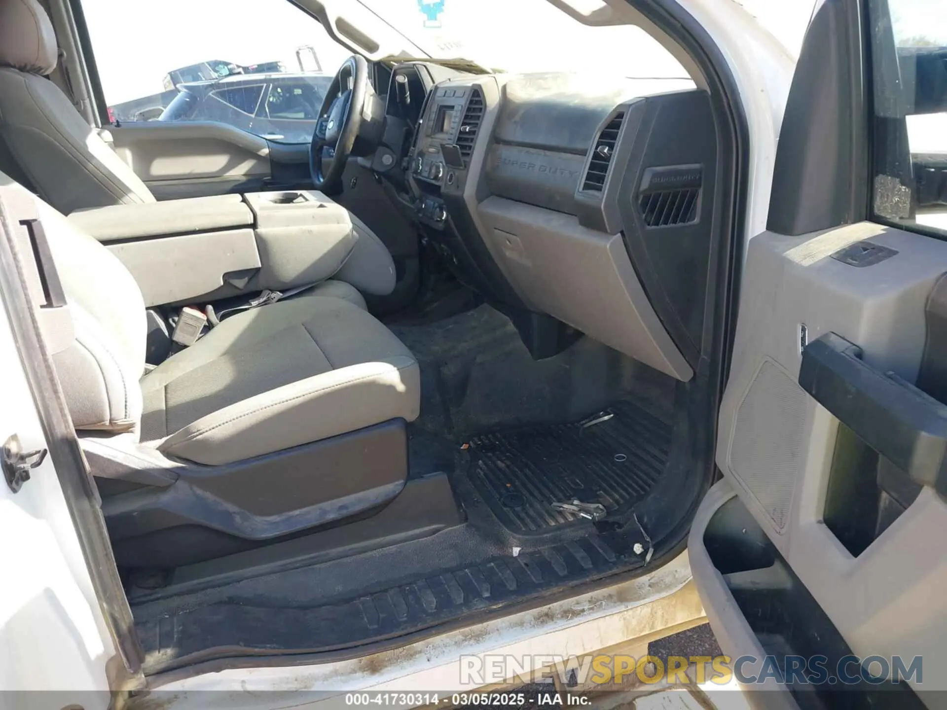 5 Photograph of a damaged car 1FT7X2B60KEF82968 FORD F-250 2019
