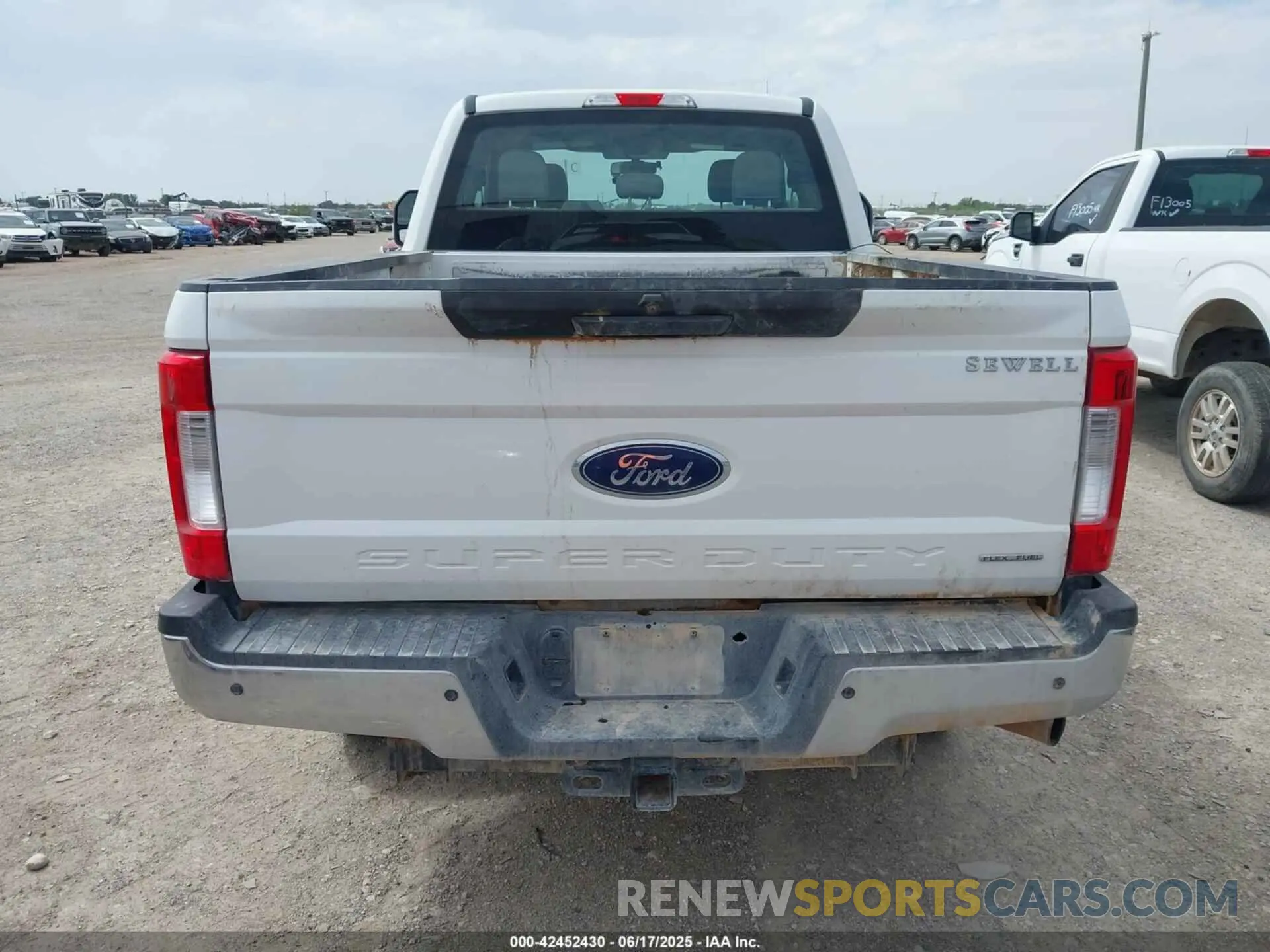 16 Photograph of a damaged car 1FT7X2B62KEG56083 FORD F-250 2019