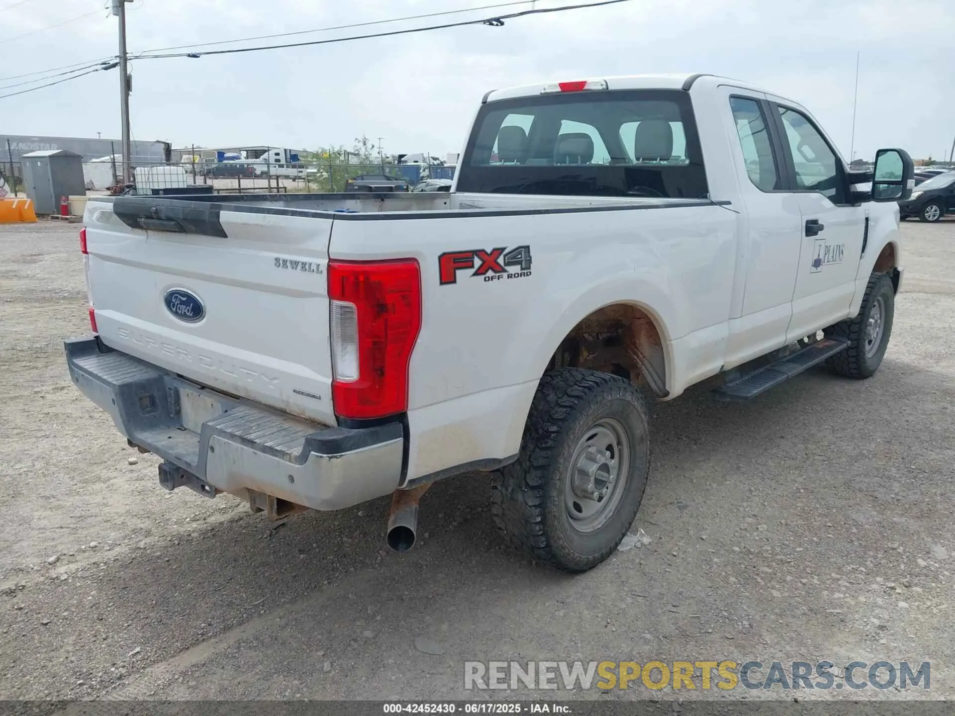 4 Photograph of a damaged car 1FT7X2B62KEG56083 FORD F-250 2019
