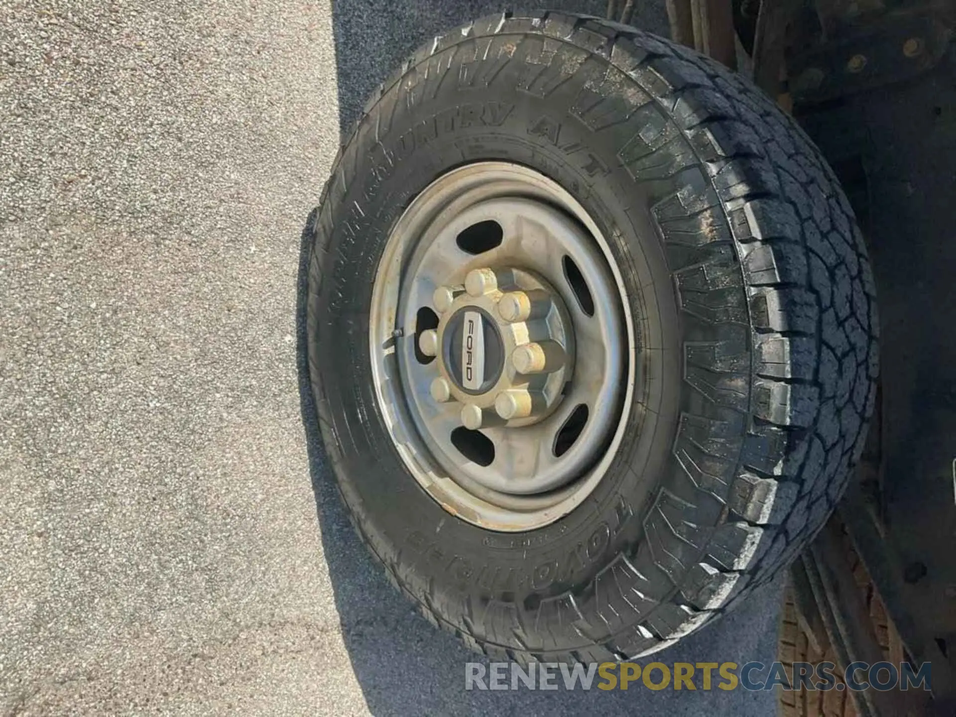 27 Photograph of a damaged car 1FT7X2B65KED39706 FORD F-250 2019