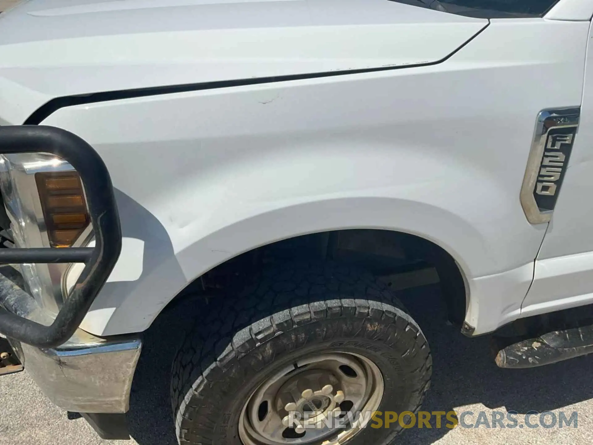 4 Photograph of a damaged car 1FT7X2B65KED39706 FORD F-250 2019