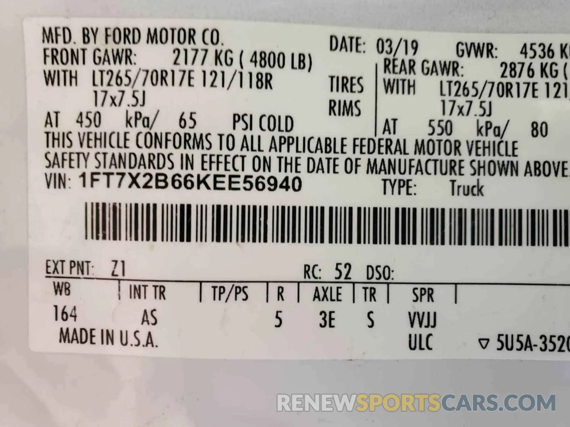 18 Photograph of a damaged car 1FT7X2B66KEE56940 FORD F-250 2019