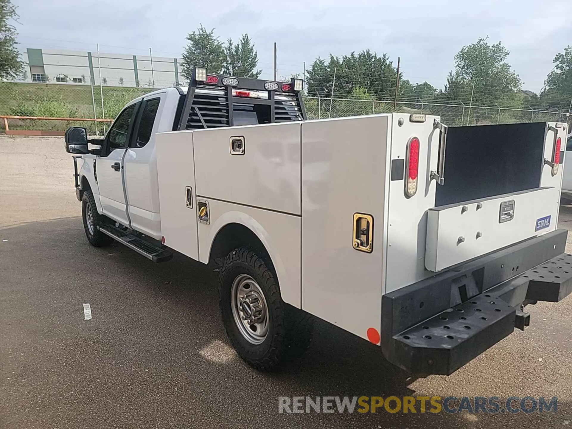 24 Photograph of a damaged car 1FT7X2B66KEE56940 FORD F-250 2019