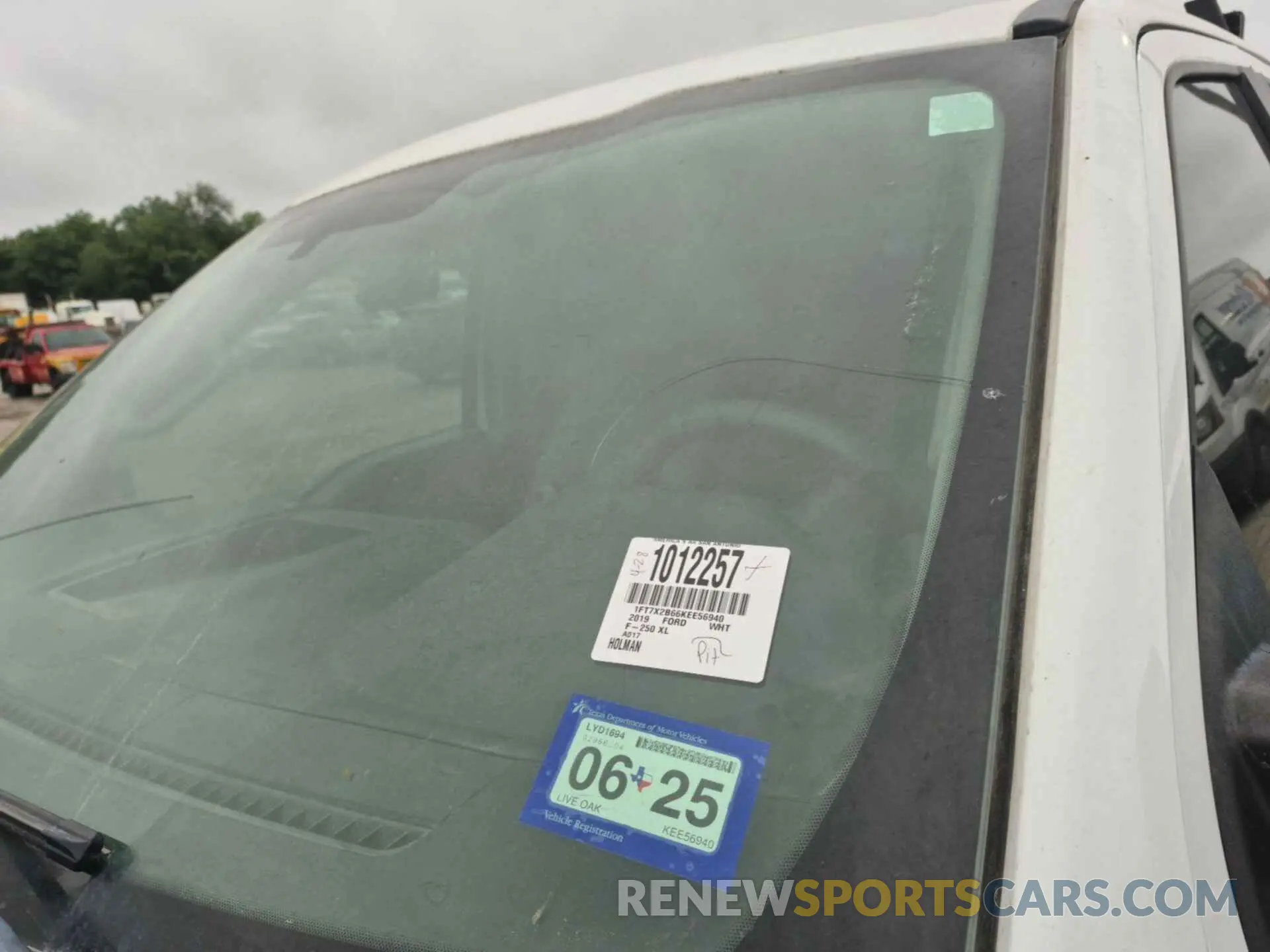 6 Photograph of a damaged car 1FT7X2B66KEE56940 FORD F-250 2019