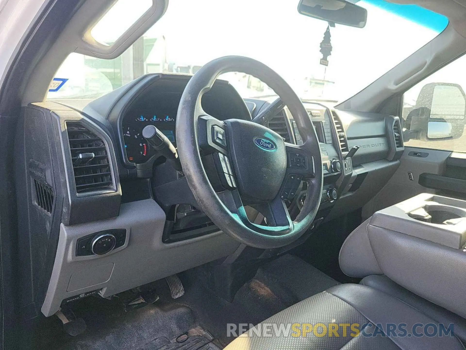 2 Photograph of a damaged car 1FT7X2B68KED41479 FORD F-250 2019