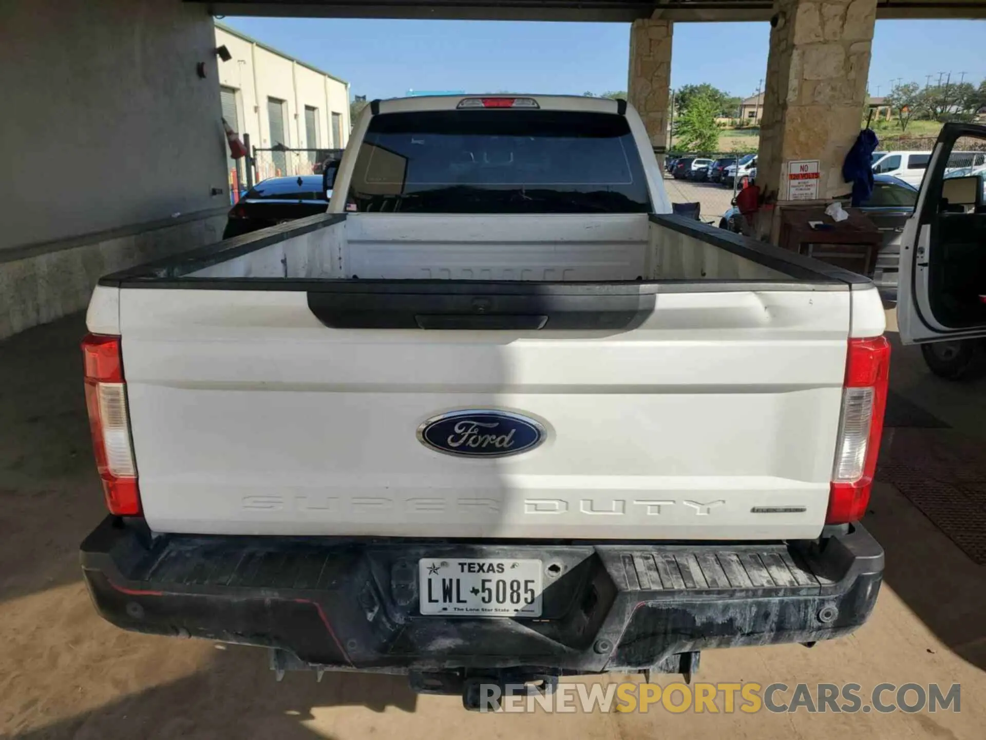 25 Photograph of a damaged car 1FT7X2B68KEE27486 FORD F-250 2019