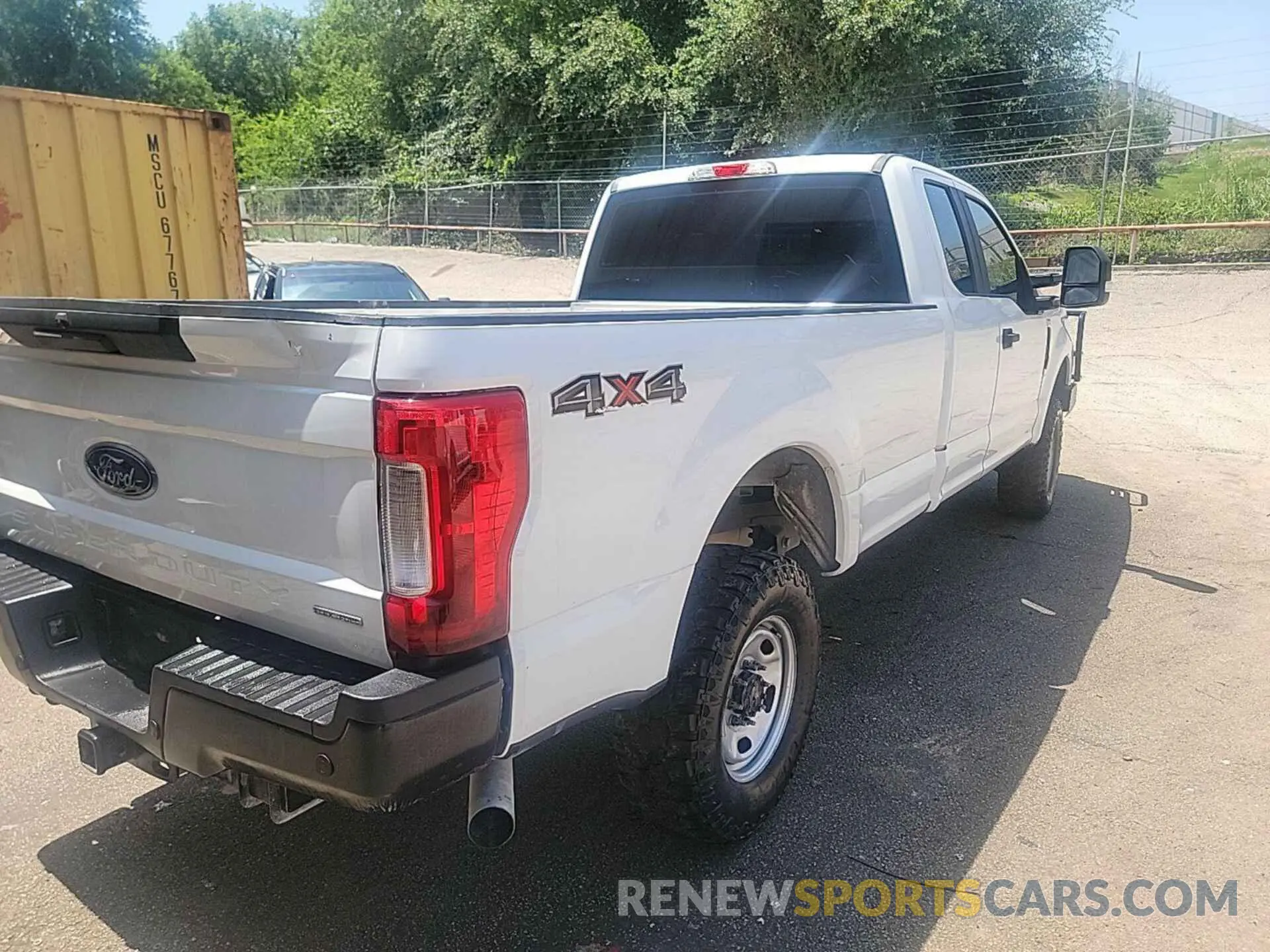 31 Photograph of a damaged car 1FT7X2B68KEE27486 FORD F-250 2019