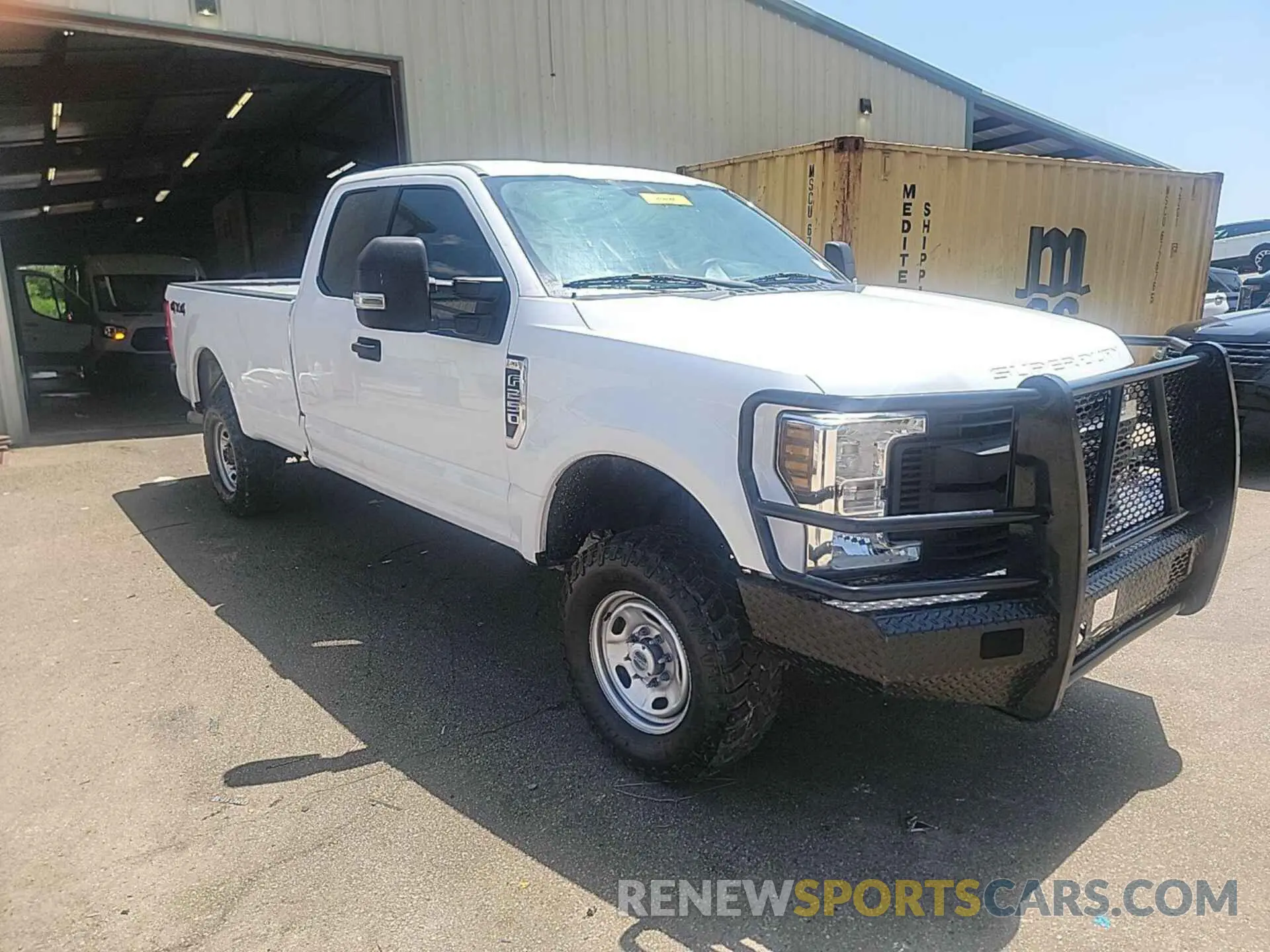 33 Photograph of a damaged car 1FT7X2B68KEE27486 FORD F-250 2019