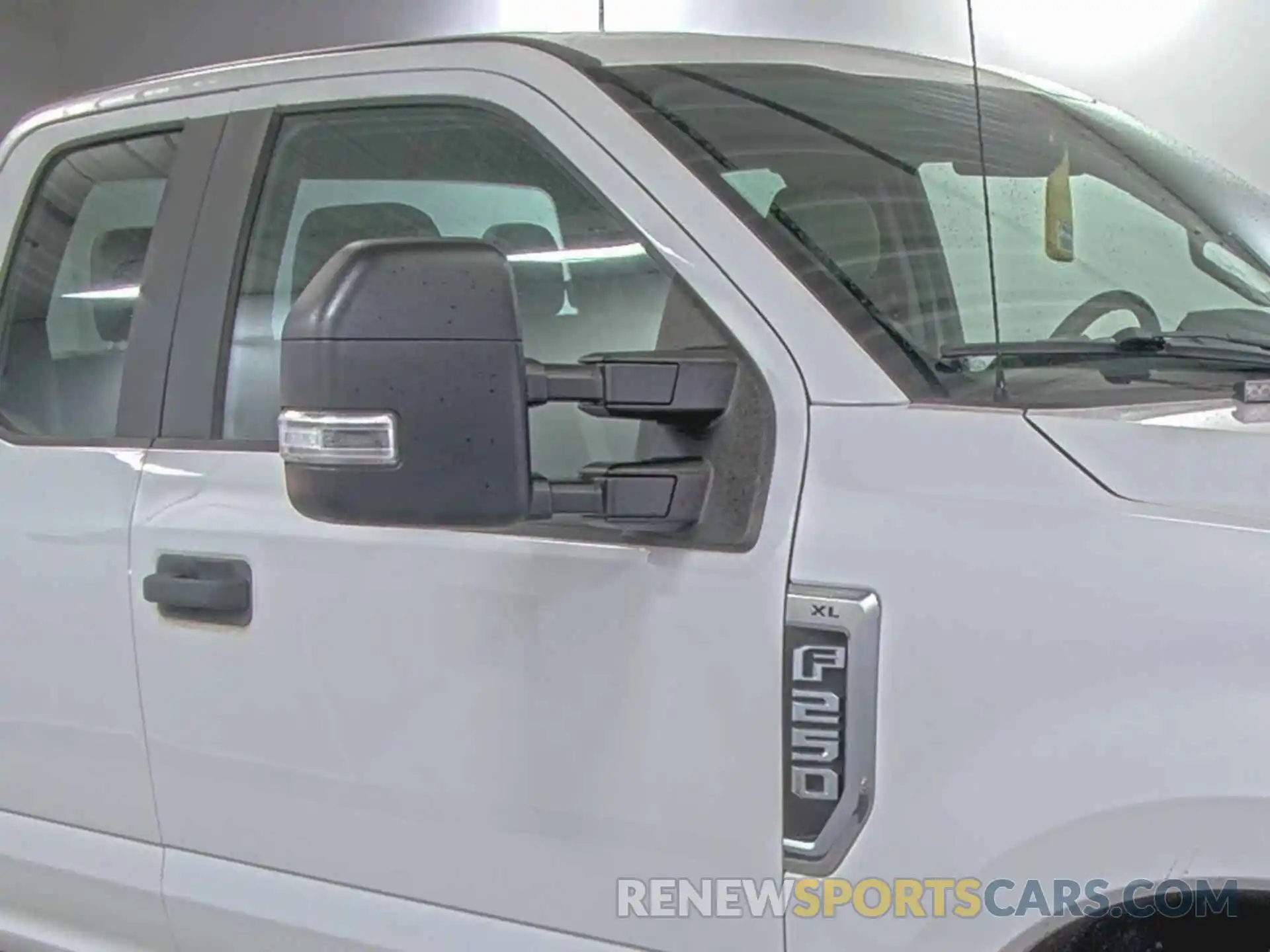 2 Photograph of a damaged car 1FT7X2B69KEC33338 FORD F-250 2019