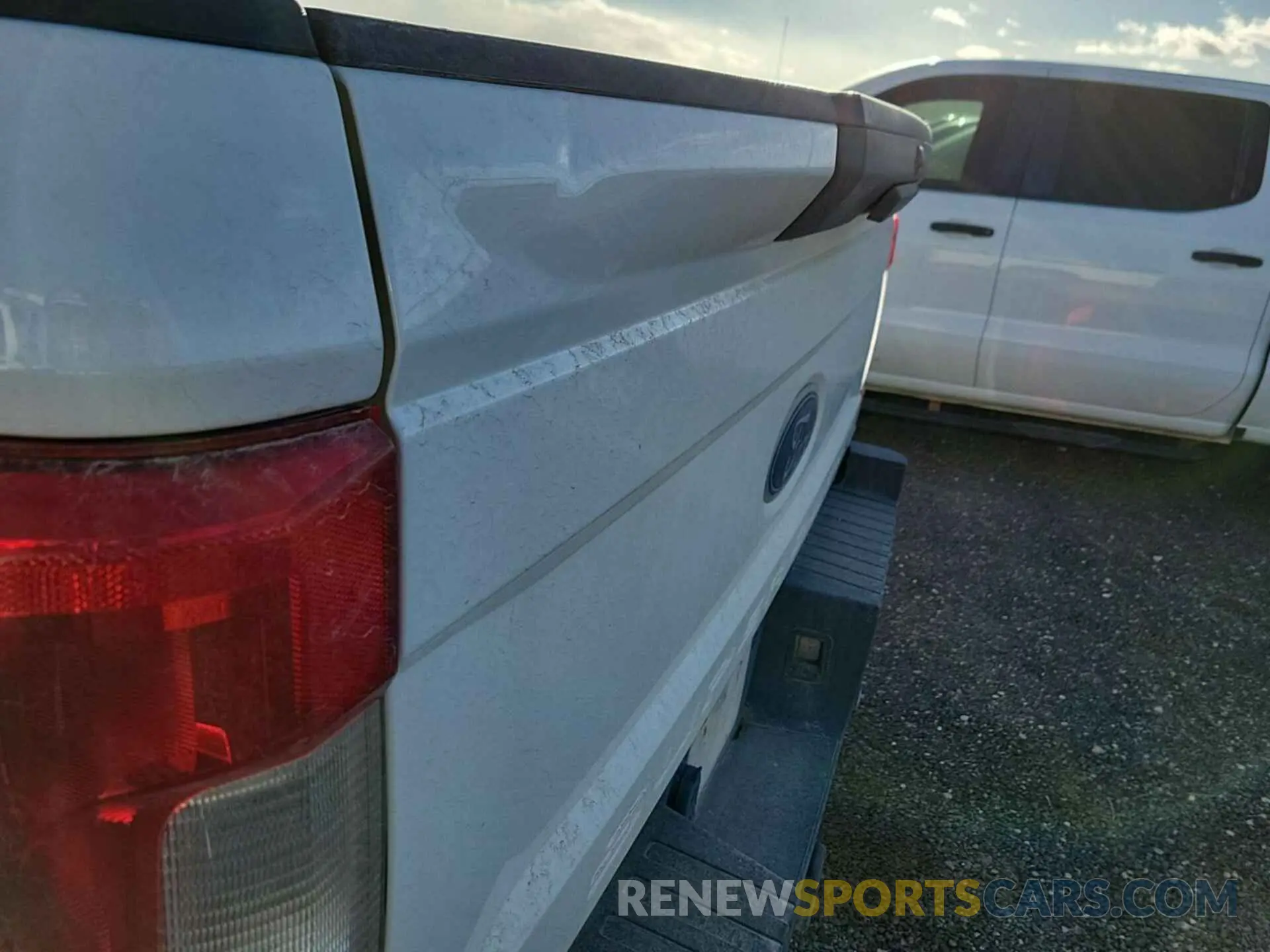 25 Photograph of a damaged car 1FT7X2B6XKED01341 FORD F-250 2019