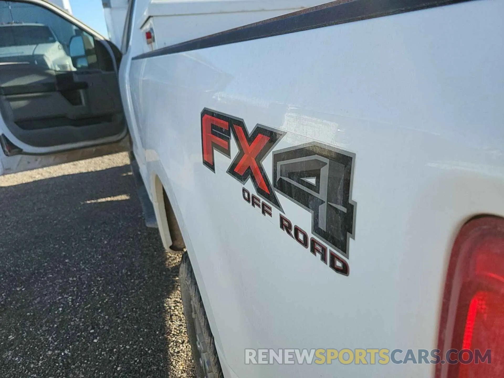 30 Photograph of a damaged car 1FT7X2B6XKED01341 FORD F-250 2019