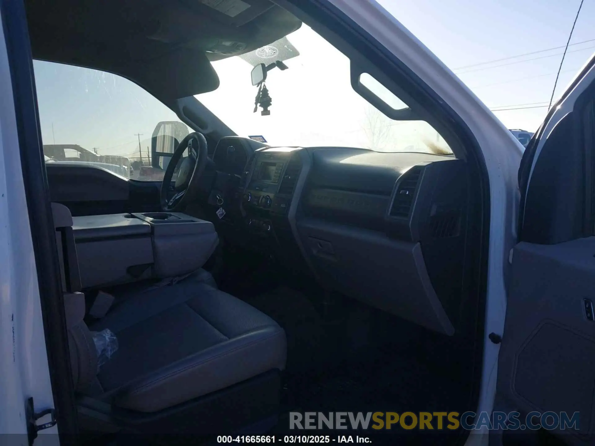 5 Photograph of a damaged car 1FT7X2B6XKEG54873 FORD F-250 2019