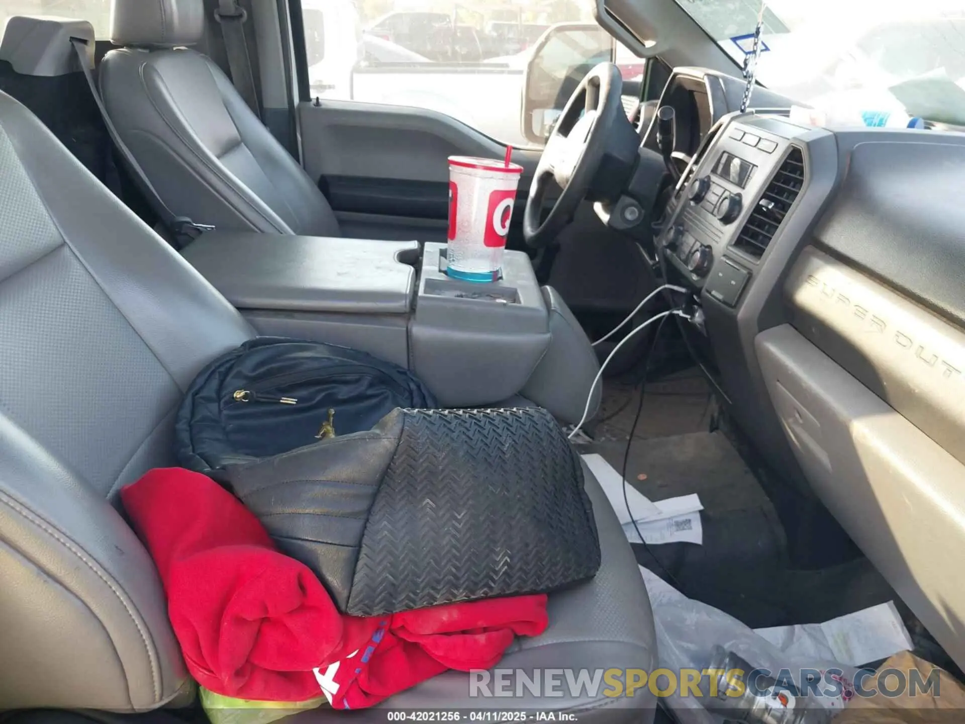5 Photograph of a damaged car 1FTBF2A61KEC81110 FORD F-250 2019