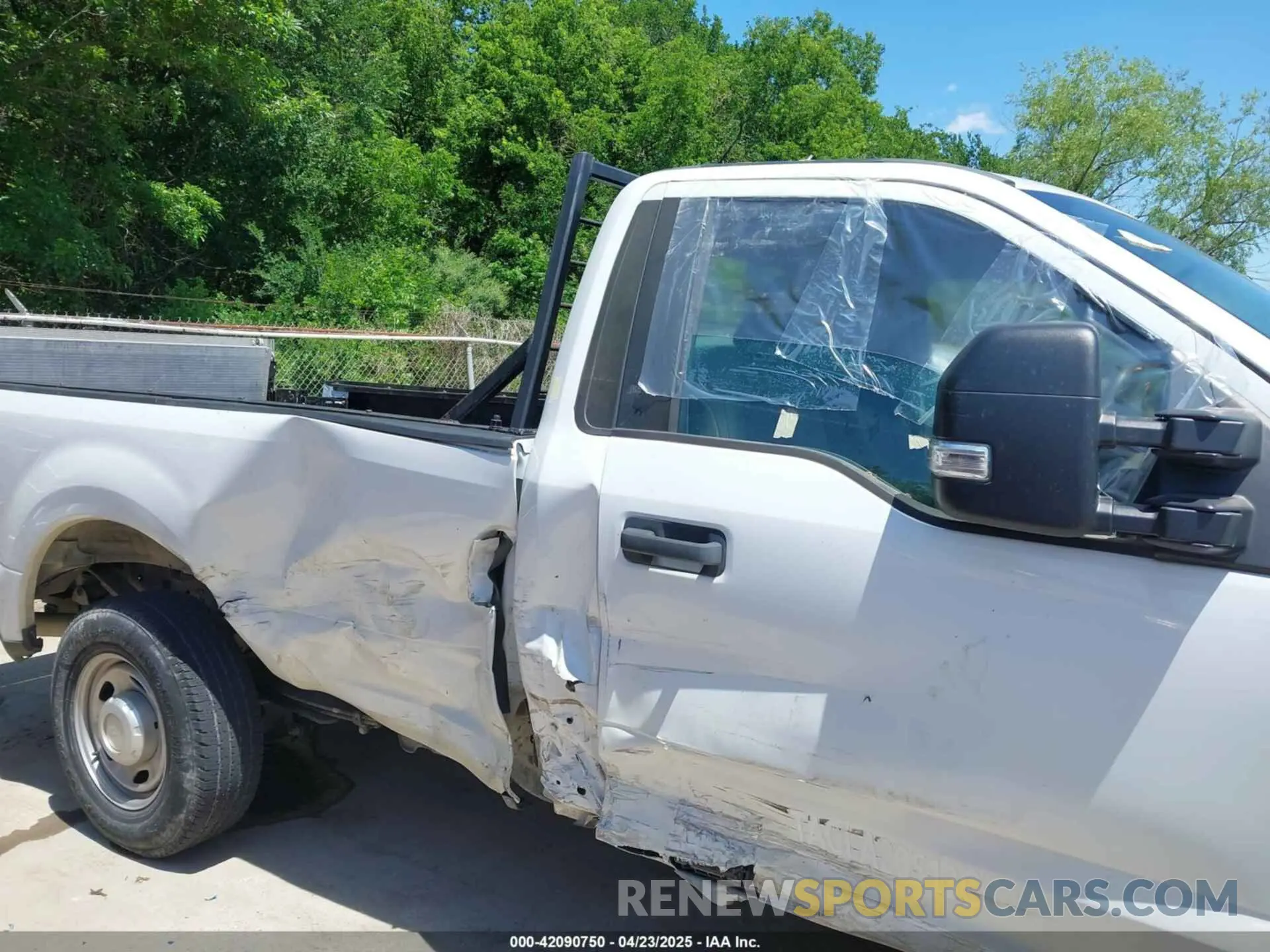 13 Photograph of a damaged car 1FTBF2A64KED15573 FORD F-250 2019