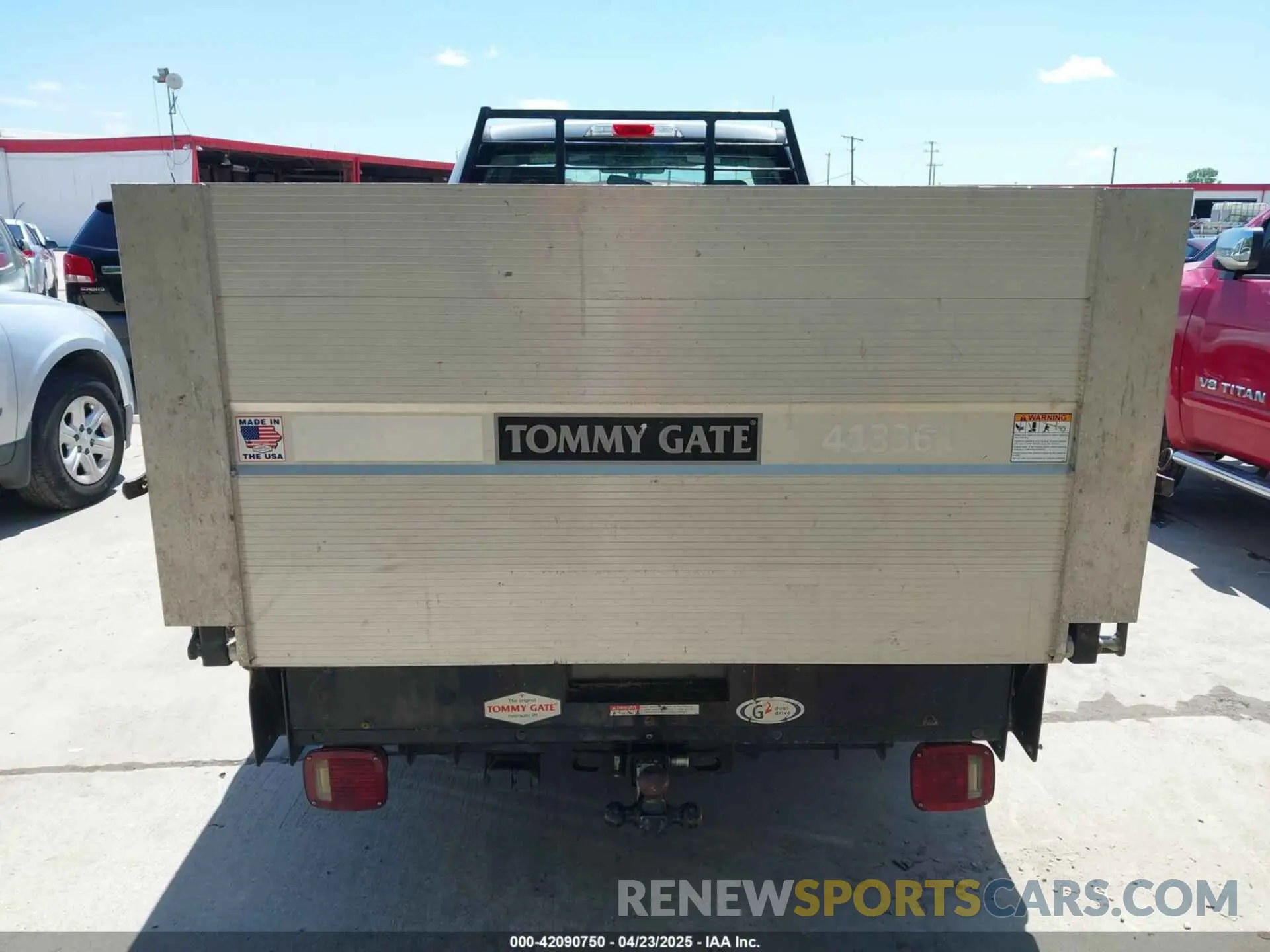 16 Photograph of a damaged car 1FTBF2A64KED15573 FORD F-250 2019