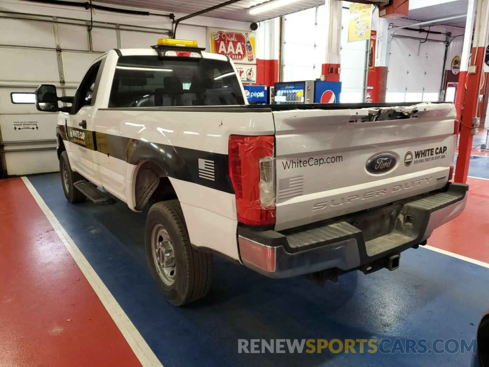 24 Photograph of a damaged car 1FTBF2B69KEF61551 FORD F-250 2019