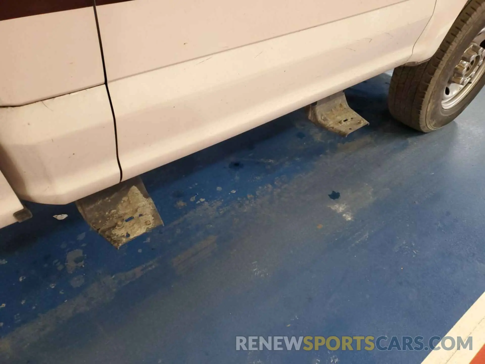 5 Photograph of a damaged car 1FTBF2B69KEF61551 FORD F-250 2019