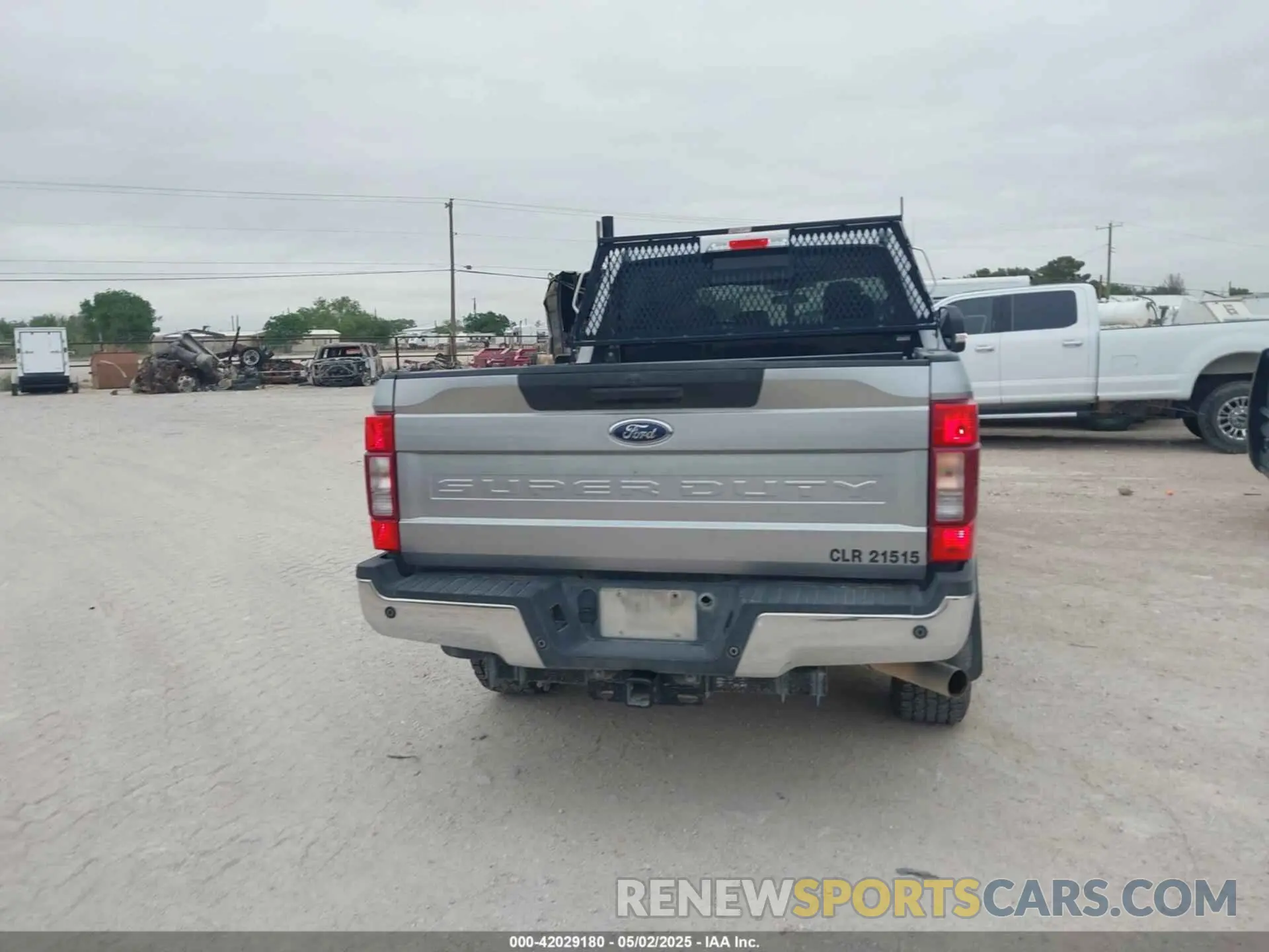 16 Photograph of a damaged car 1FT7W2B62LED95896 FORD F-250 2020