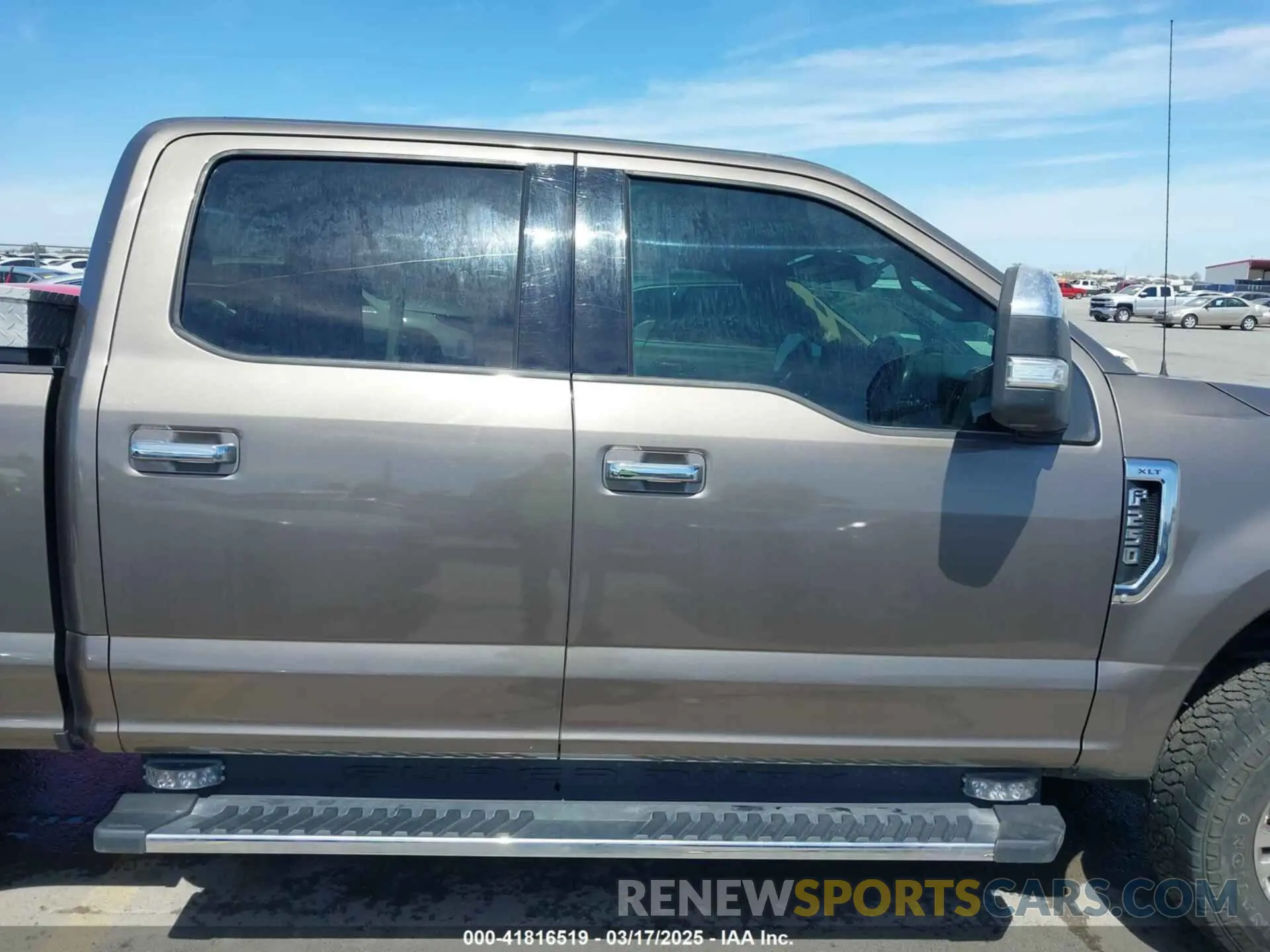 13 Photograph of a damaged car 1FT7W2B62LEE05827 FORD F-250 2020