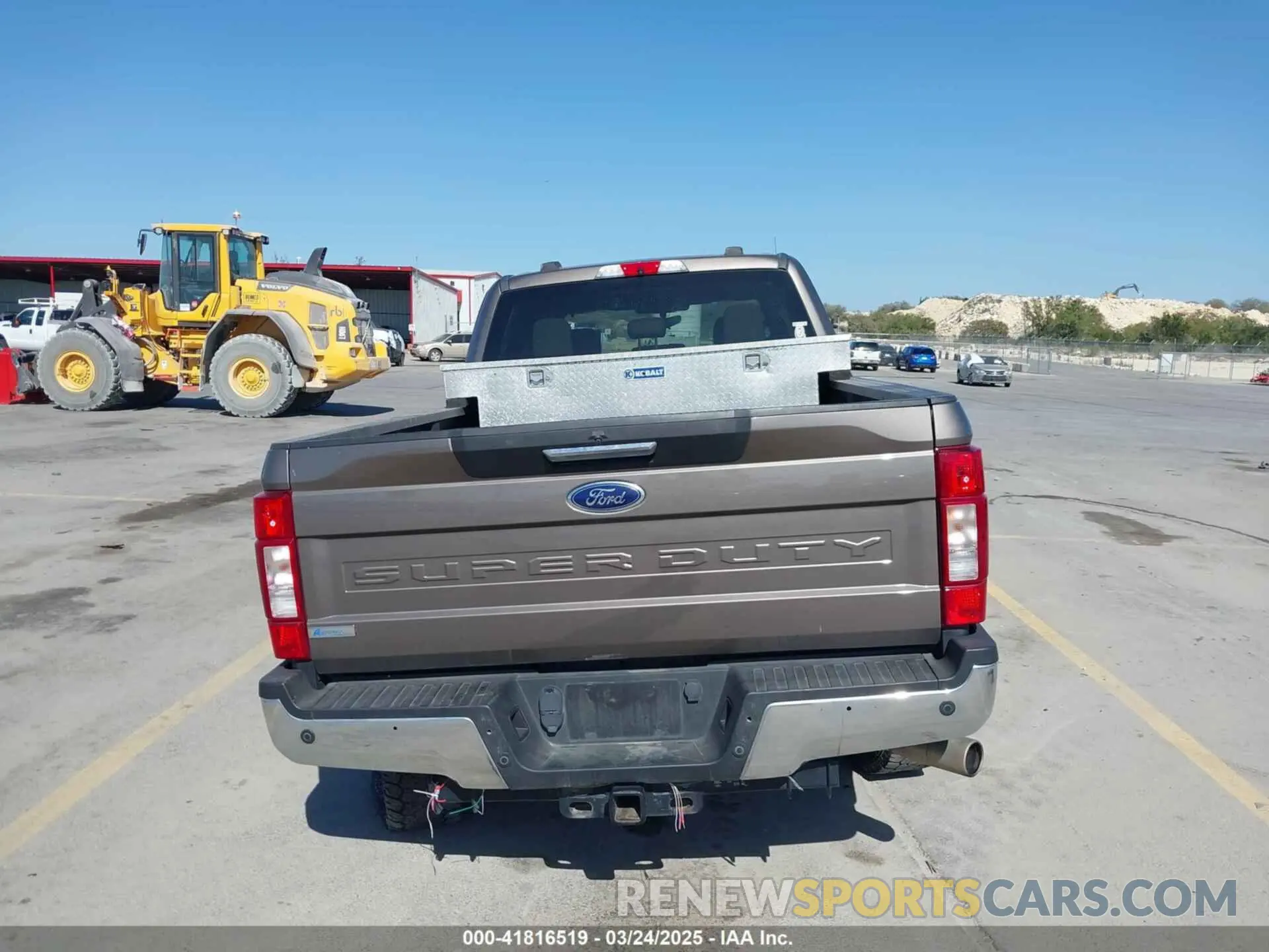 16 Photograph of a damaged car 1FT7W2B62LEE05827 FORD F-250 2020