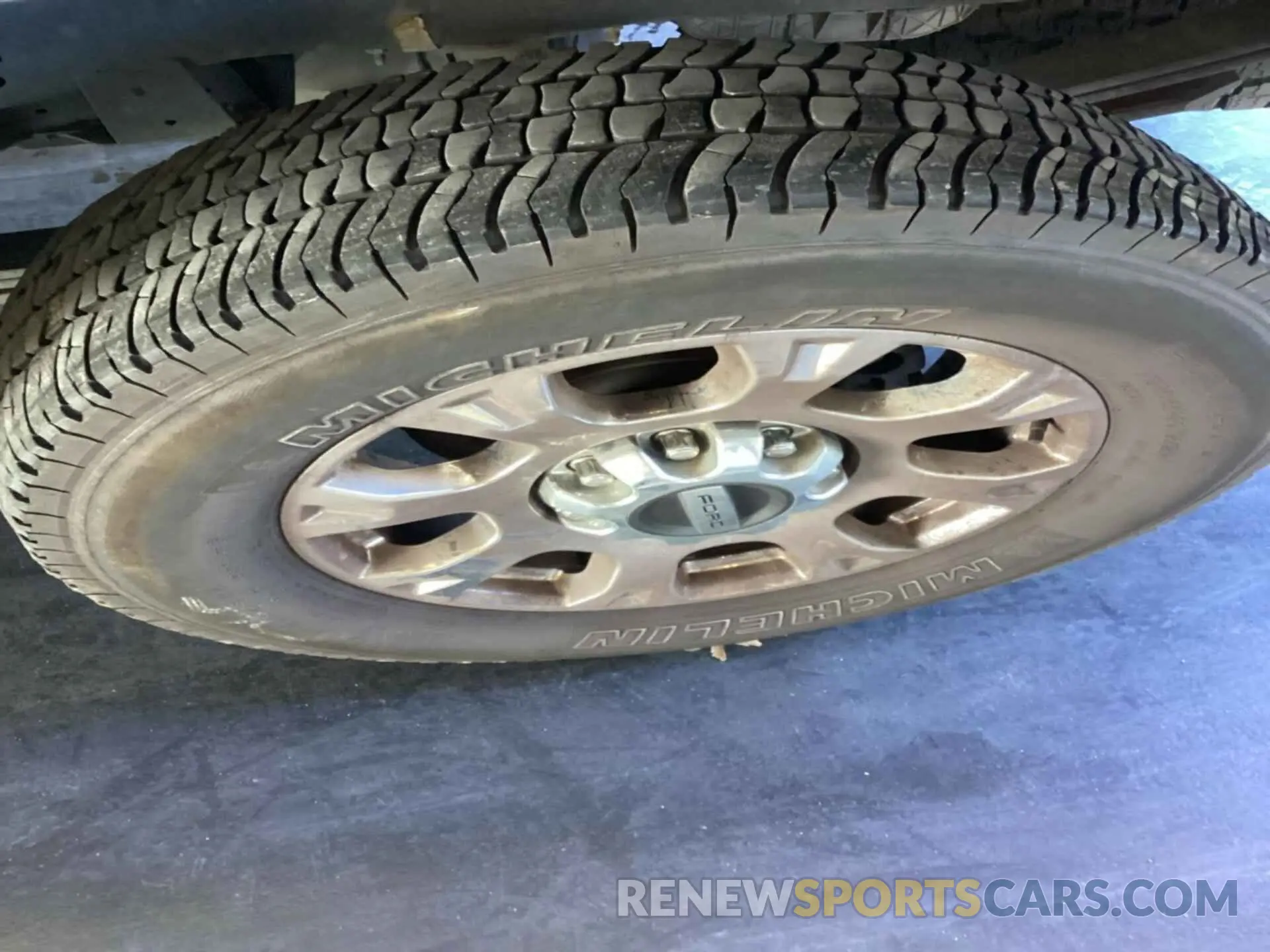 24 Photograph of a damaged car 1FT7W2B66LEC31387 FORD F-250 2020