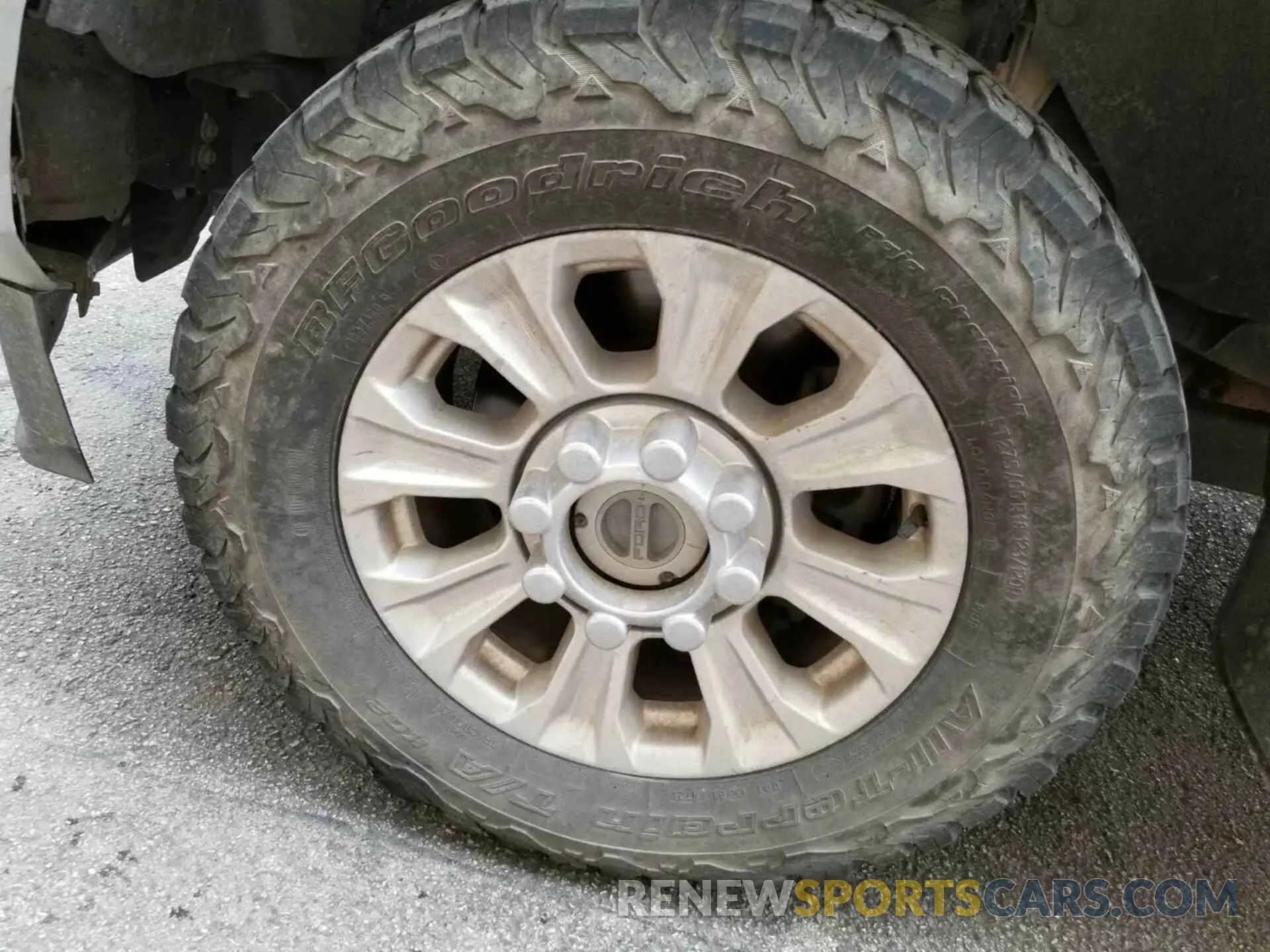 19 Photograph of a damaged car 1FT7W2B68LED41647 FORD F-250 2020
