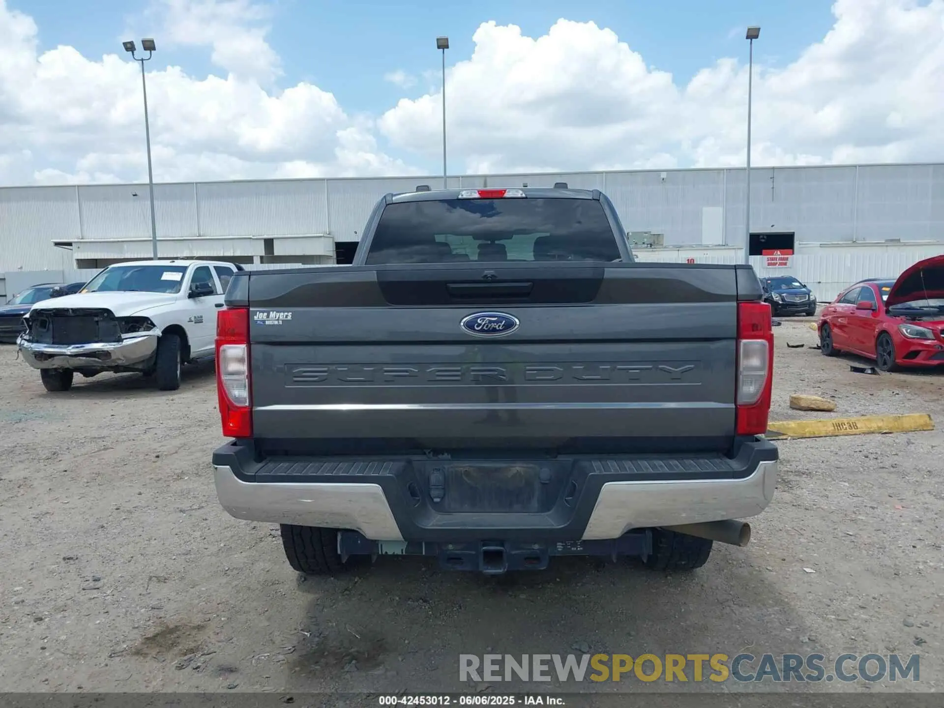 15 Photograph of a damaged car 1FT7W2B6XLEE74863 FORD F-250 2020