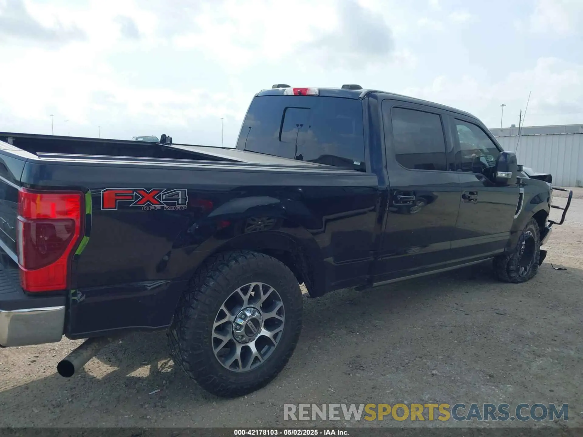 13 Photograph of a damaged car 1FT7W2BN1LEE18561 FORD F-250 2020