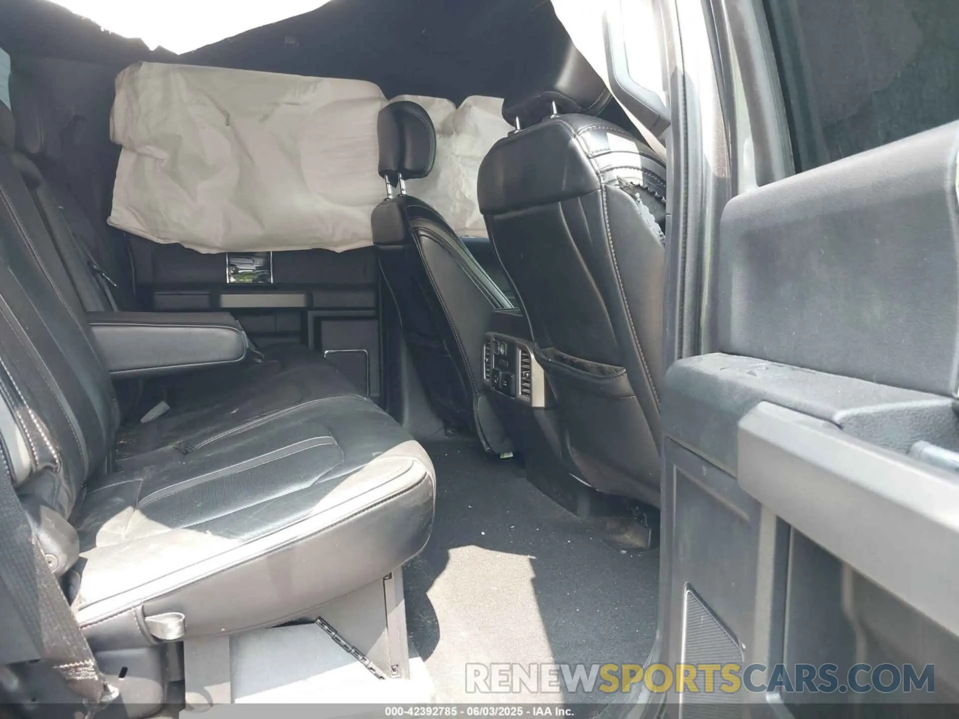 8 Photograph of a damaged car 1FT7W2BN4LED60848 FORD F-250 2020